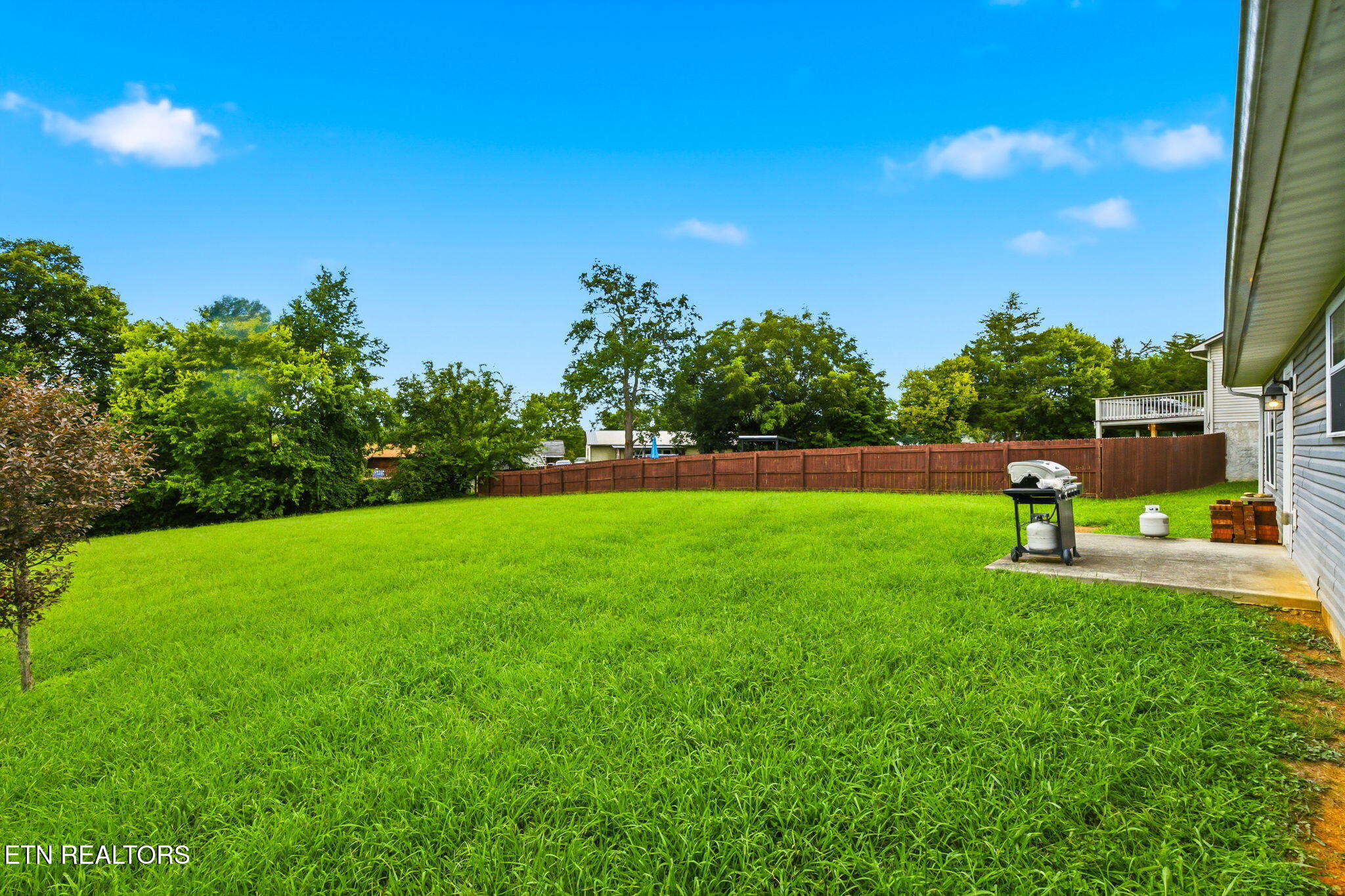 2847 English Valley Lane Sevierville TN 37876