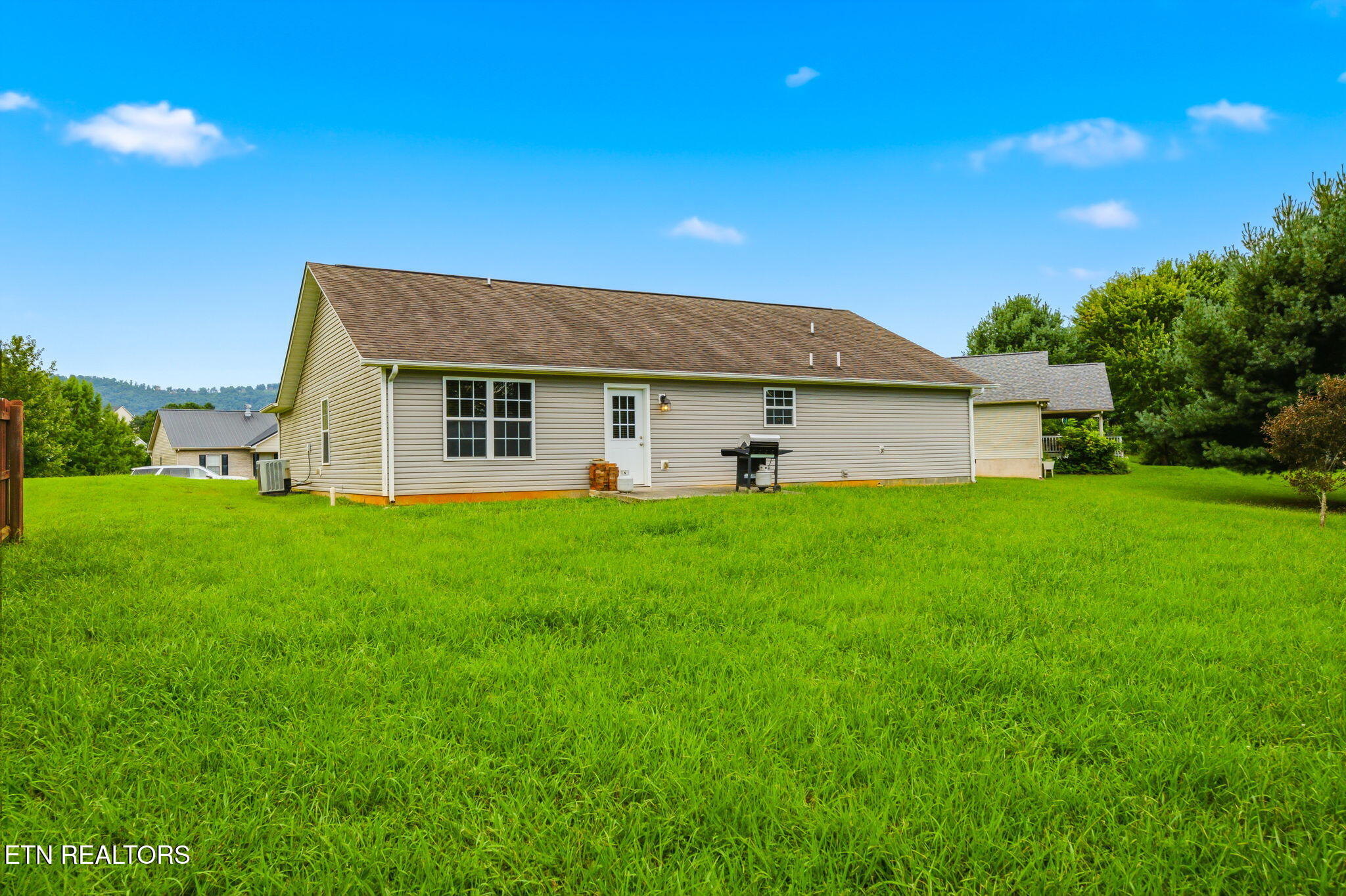 2847 English Valley Lane Sevierville TN 37876