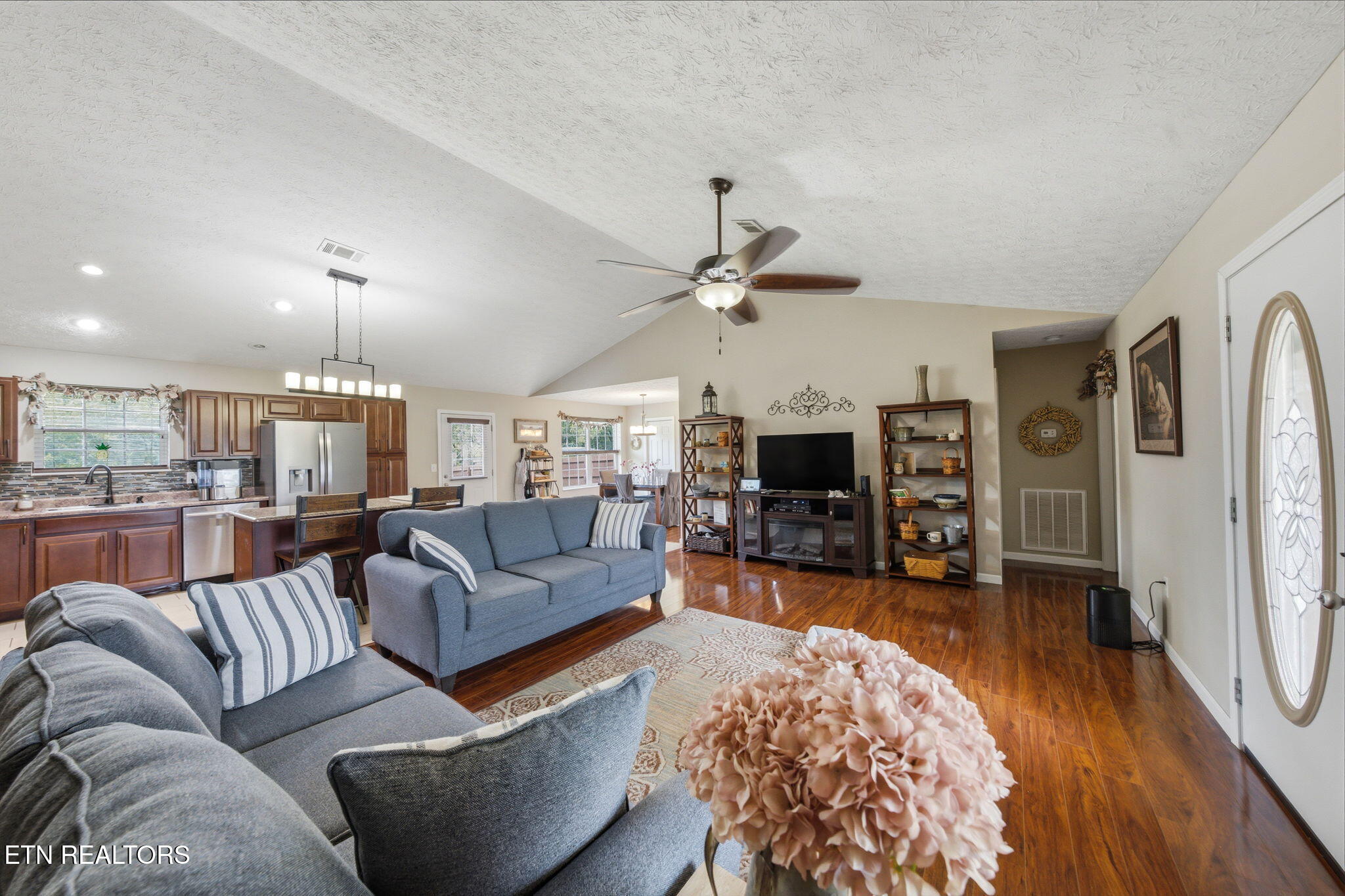 2847 English Valley Lane Sevierville TN 37876