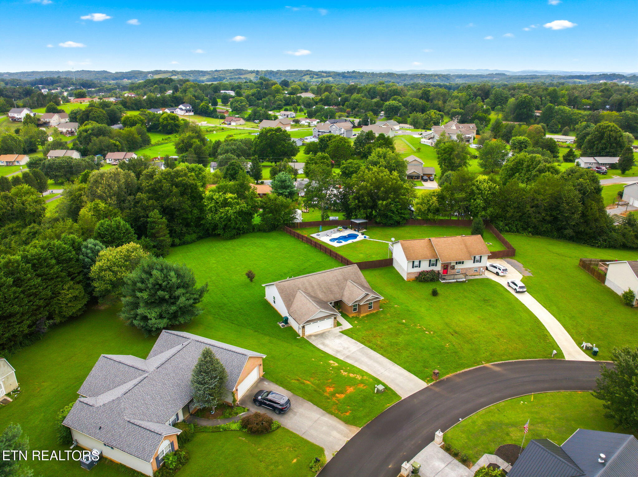 2847 English Valley Lane Sevierville TN 37876