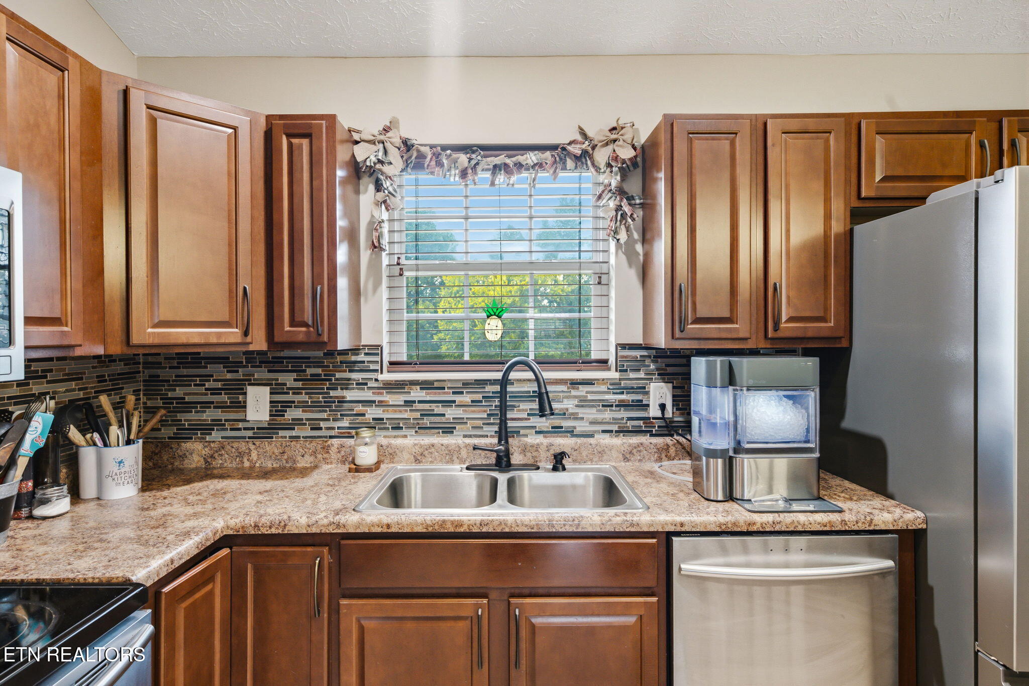 2847 English Valley Lane Sevierville TN 37876