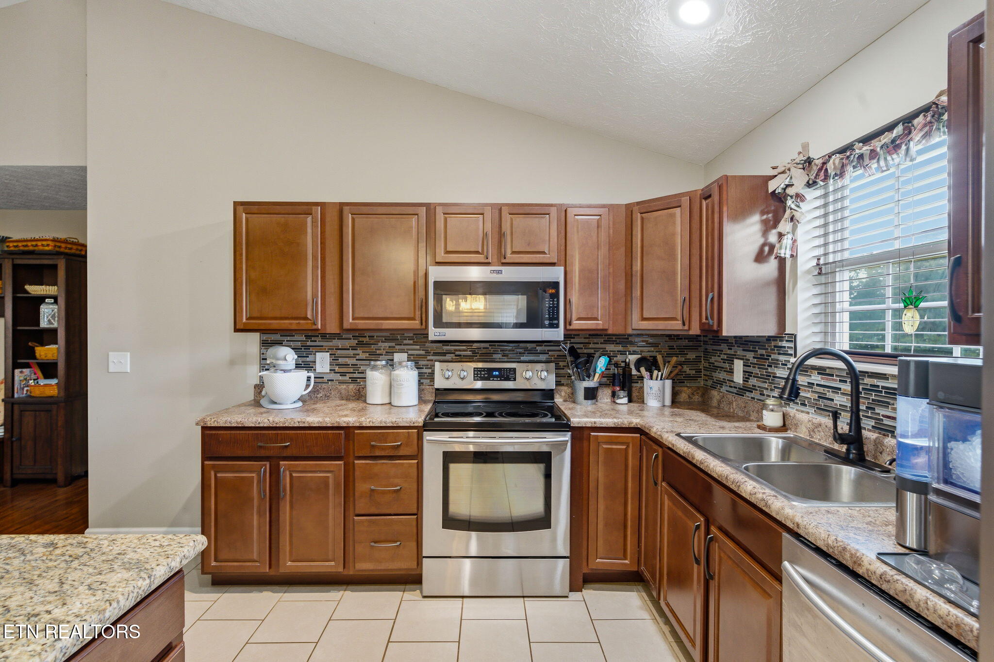 2847 English Valley Lane Sevierville TN 37876