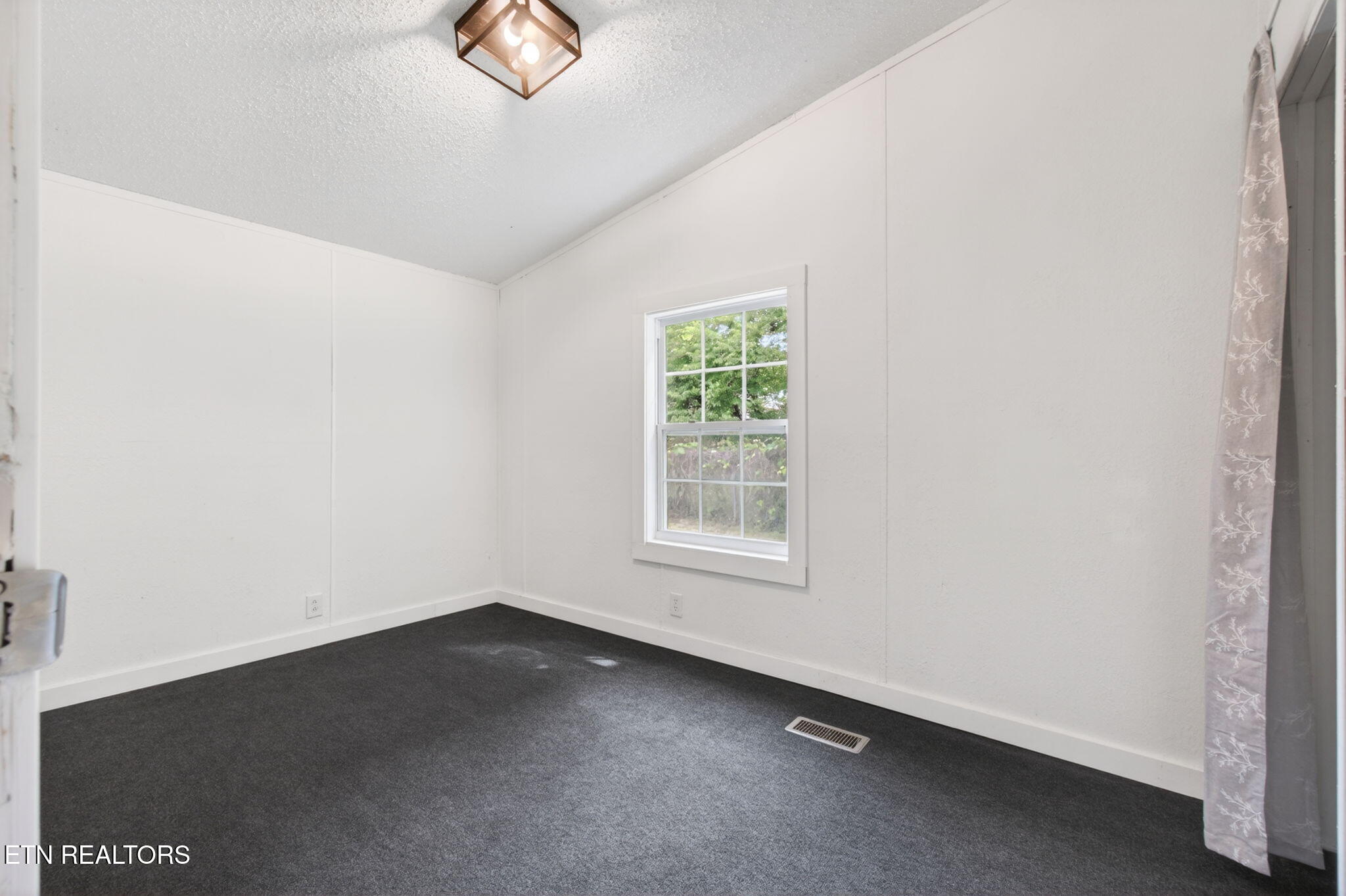 111 Little Lane Harriman TN 37748