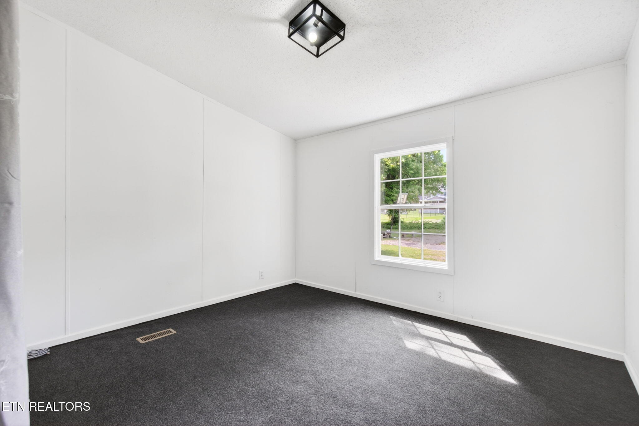 111 Little Lane Harriman TN 37748