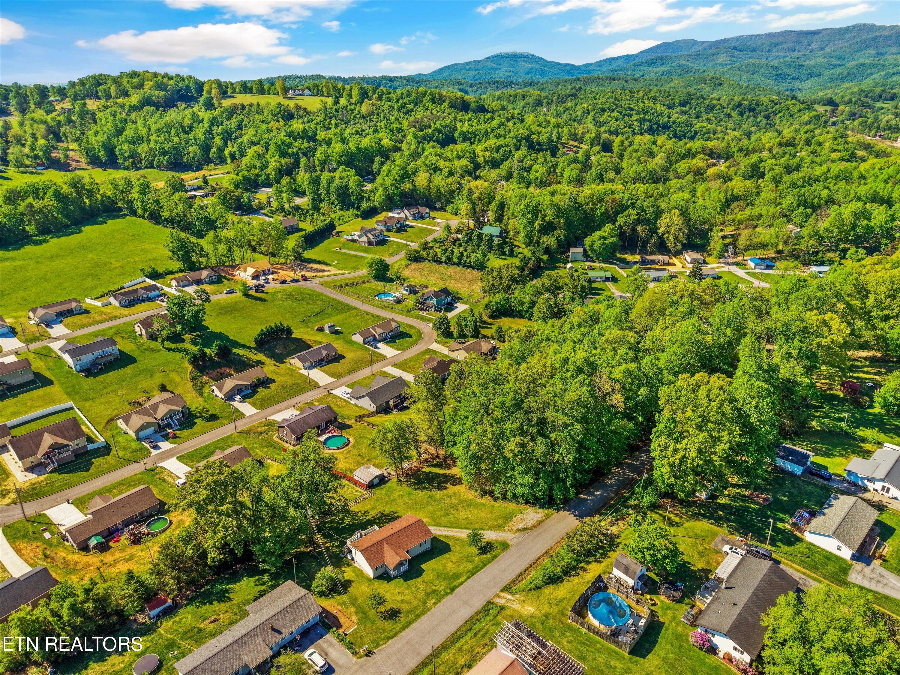 174 Zoe Circle Jacksboro TN 37757