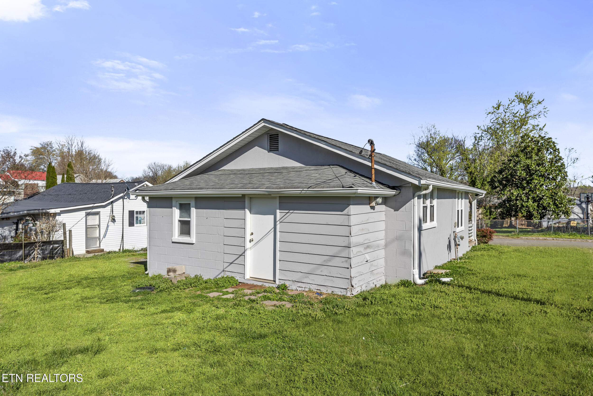 822 Vale Street Loudon TN 37774