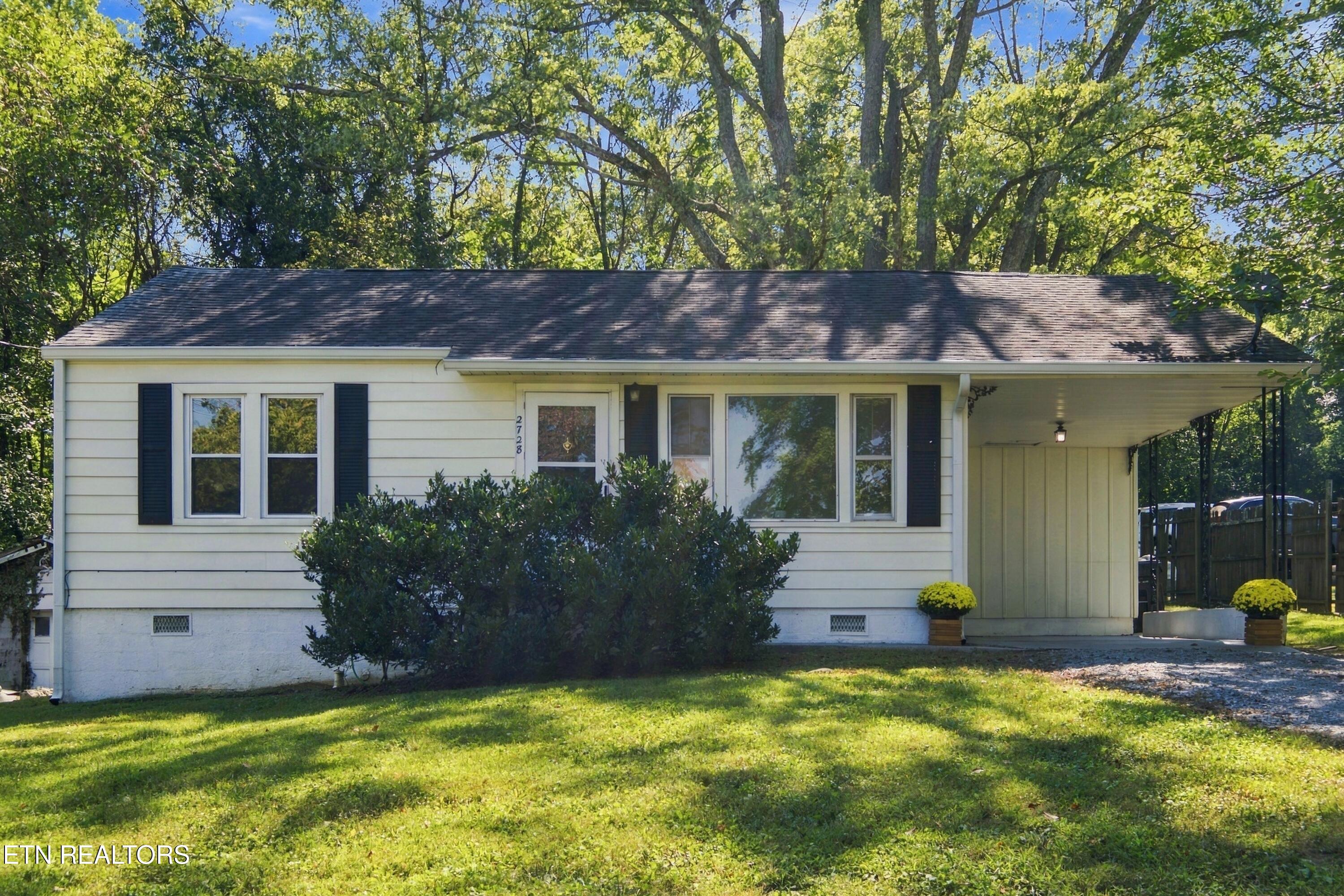 2728 Forestdale Avenue Knoxville TN 37917