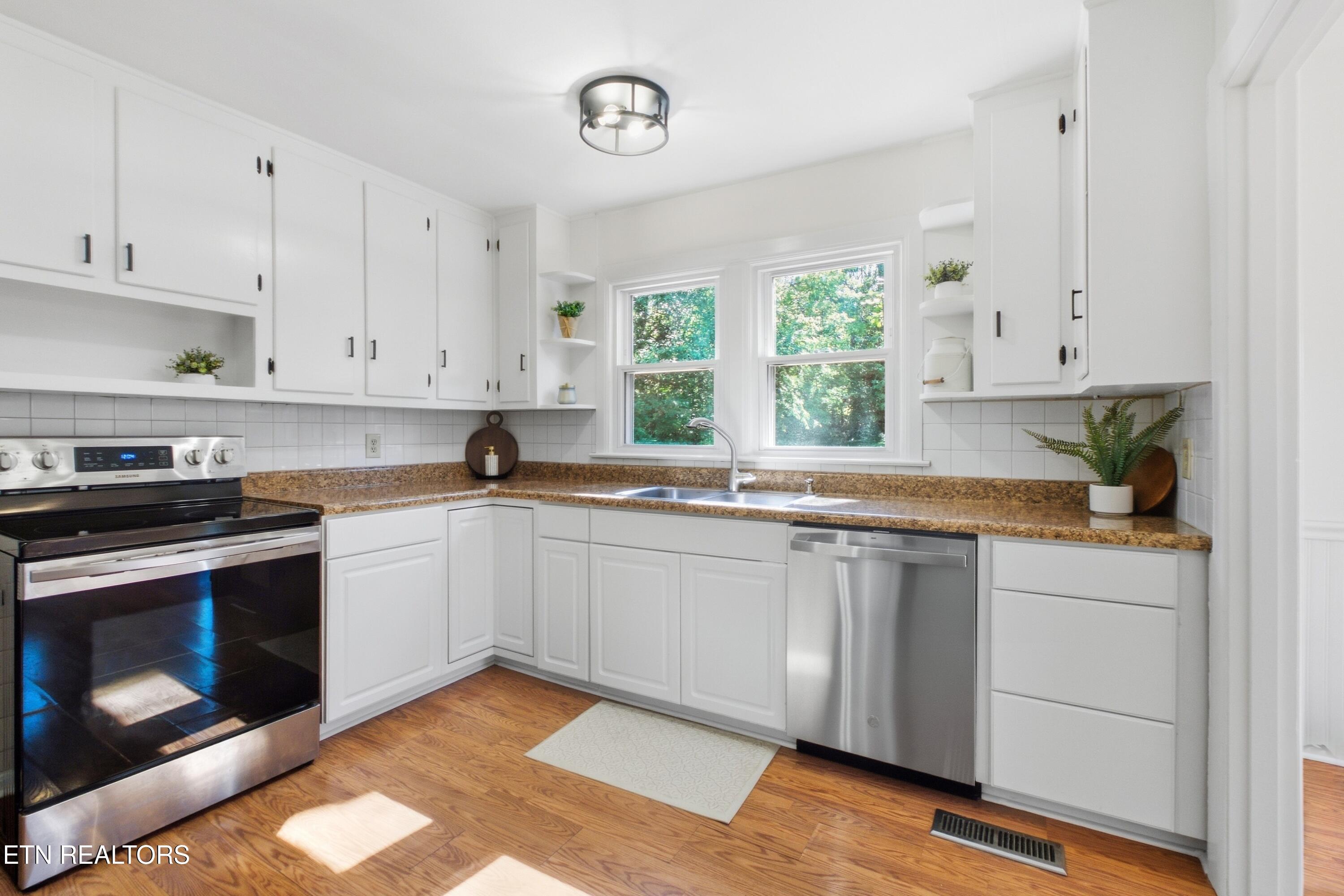 2728 Forestdale Avenue Knoxville TN 37917