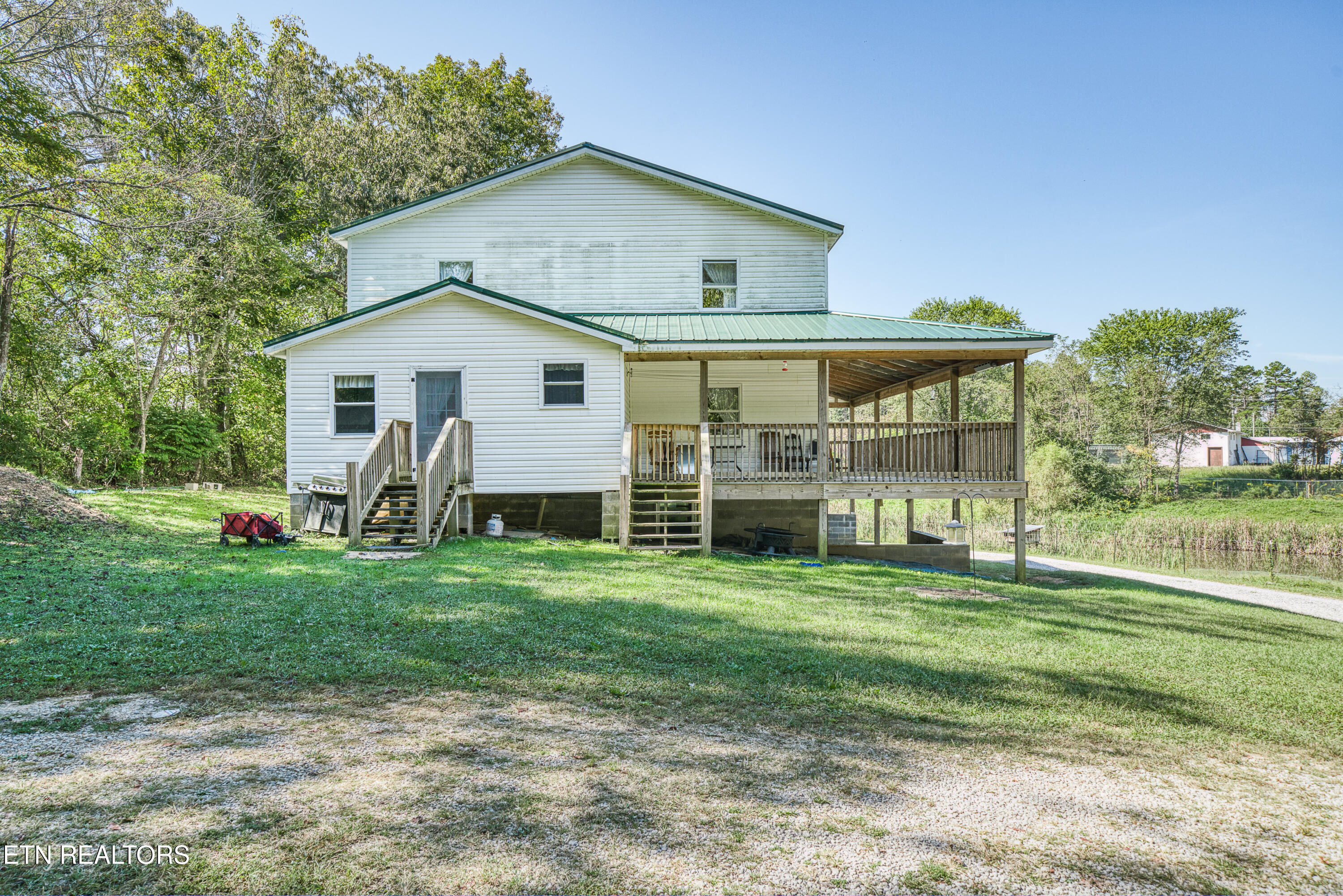 107 Cherry Street Deer Lodge TN 37726
