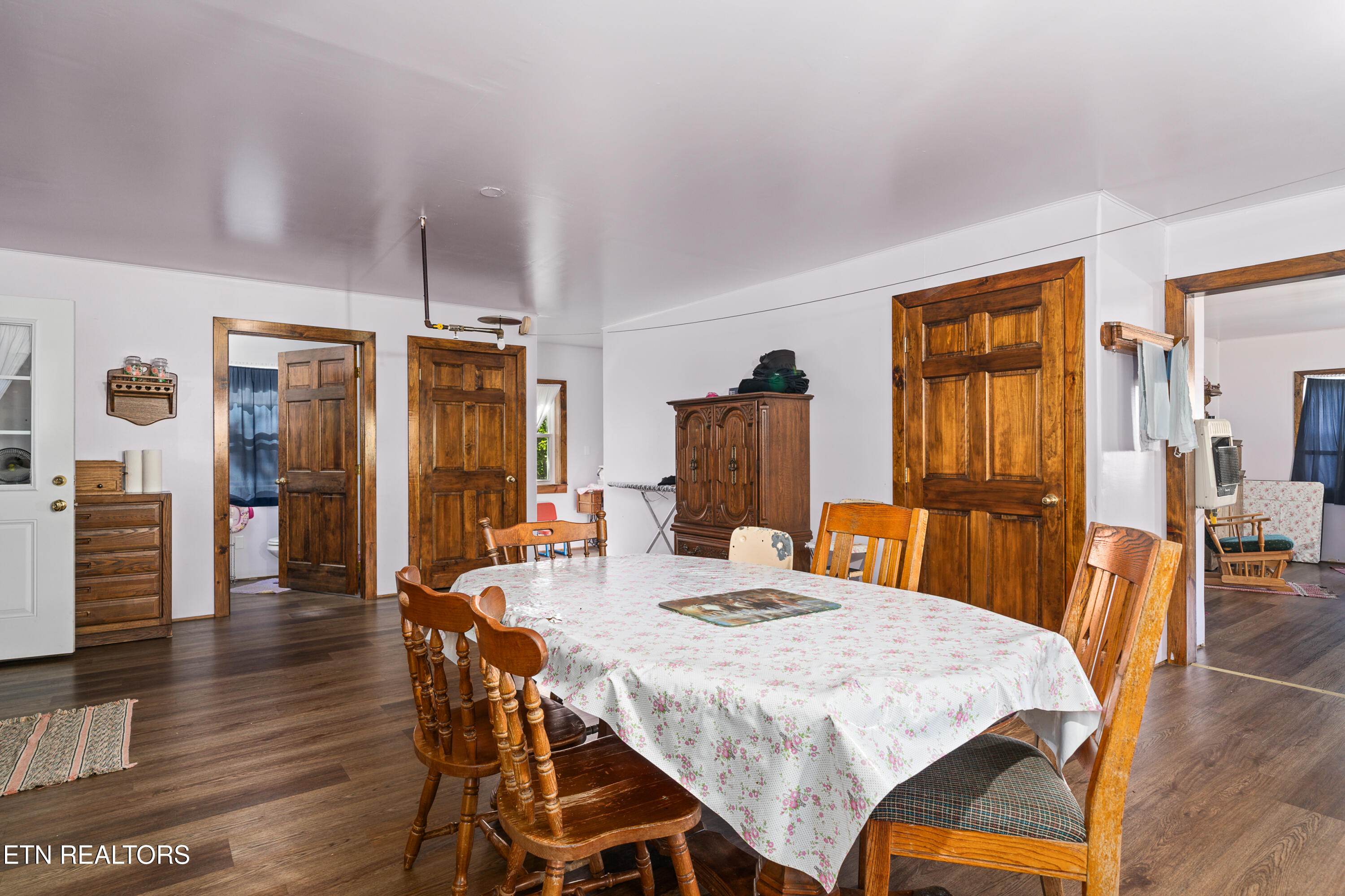 107 Cherry Street Deer Lodge TN 37726