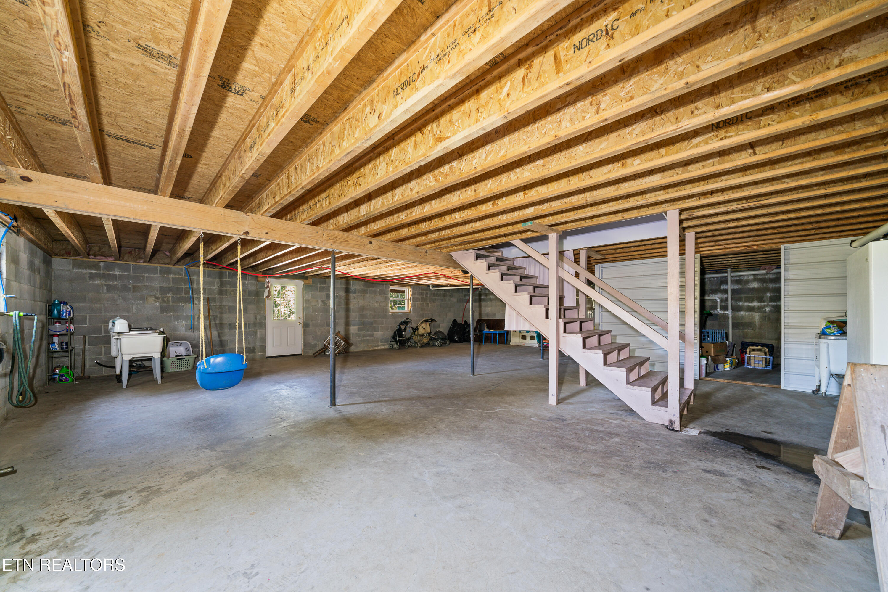 107 Cherry Street Deer Lodge TN 37726