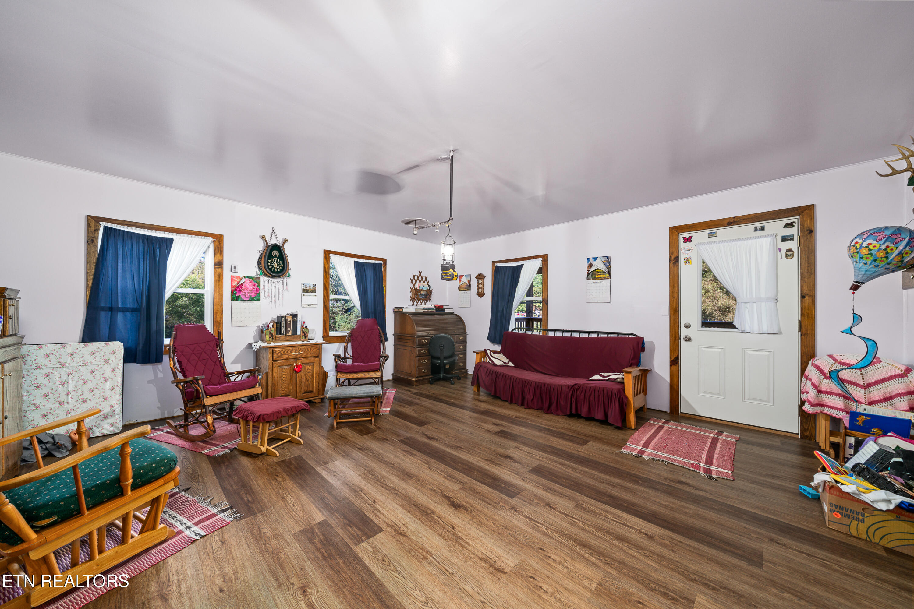 107 Cherry Street Deer Lodge TN 37726