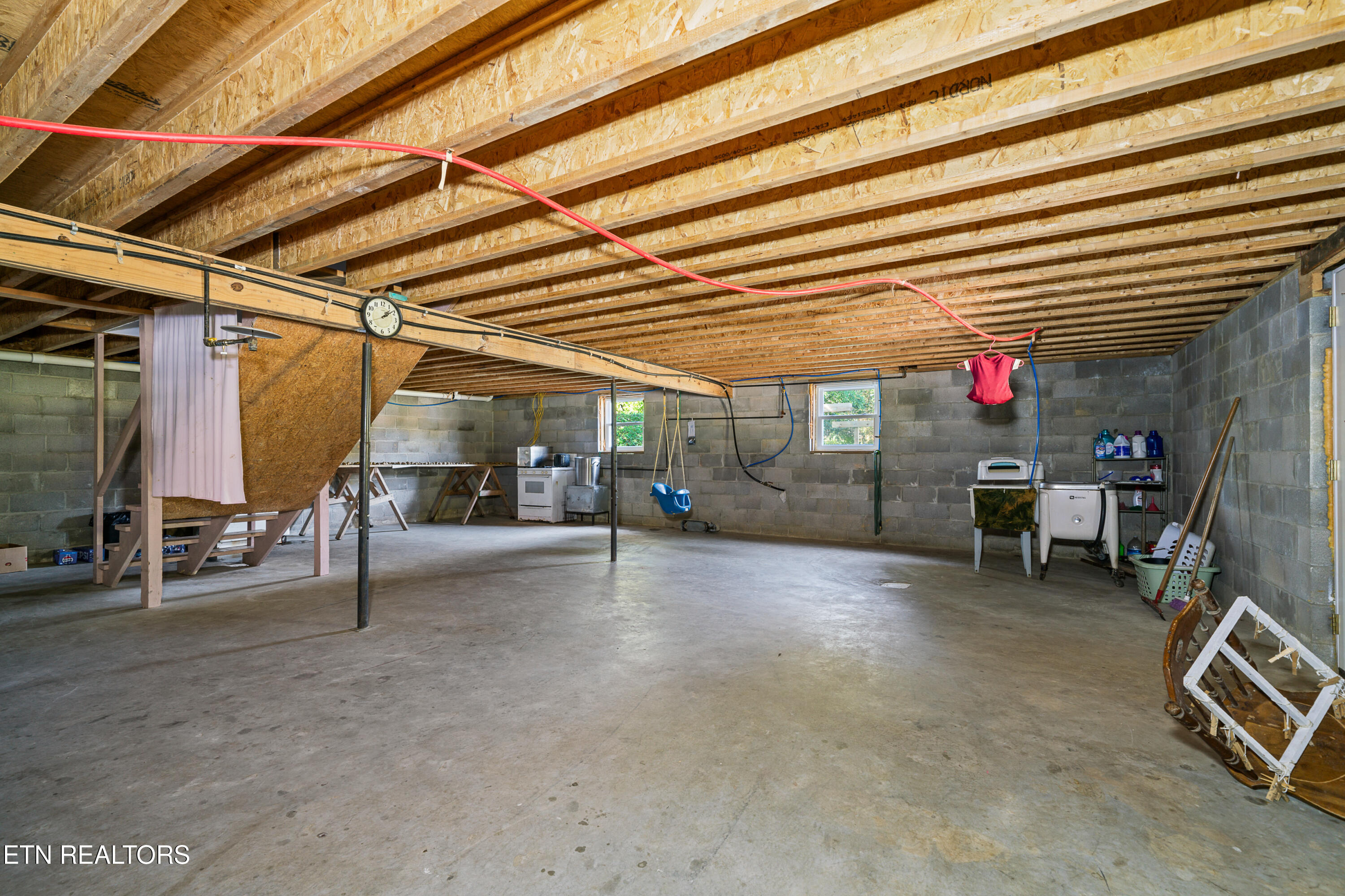 107 Cherry Street Deer Lodge TN 37726