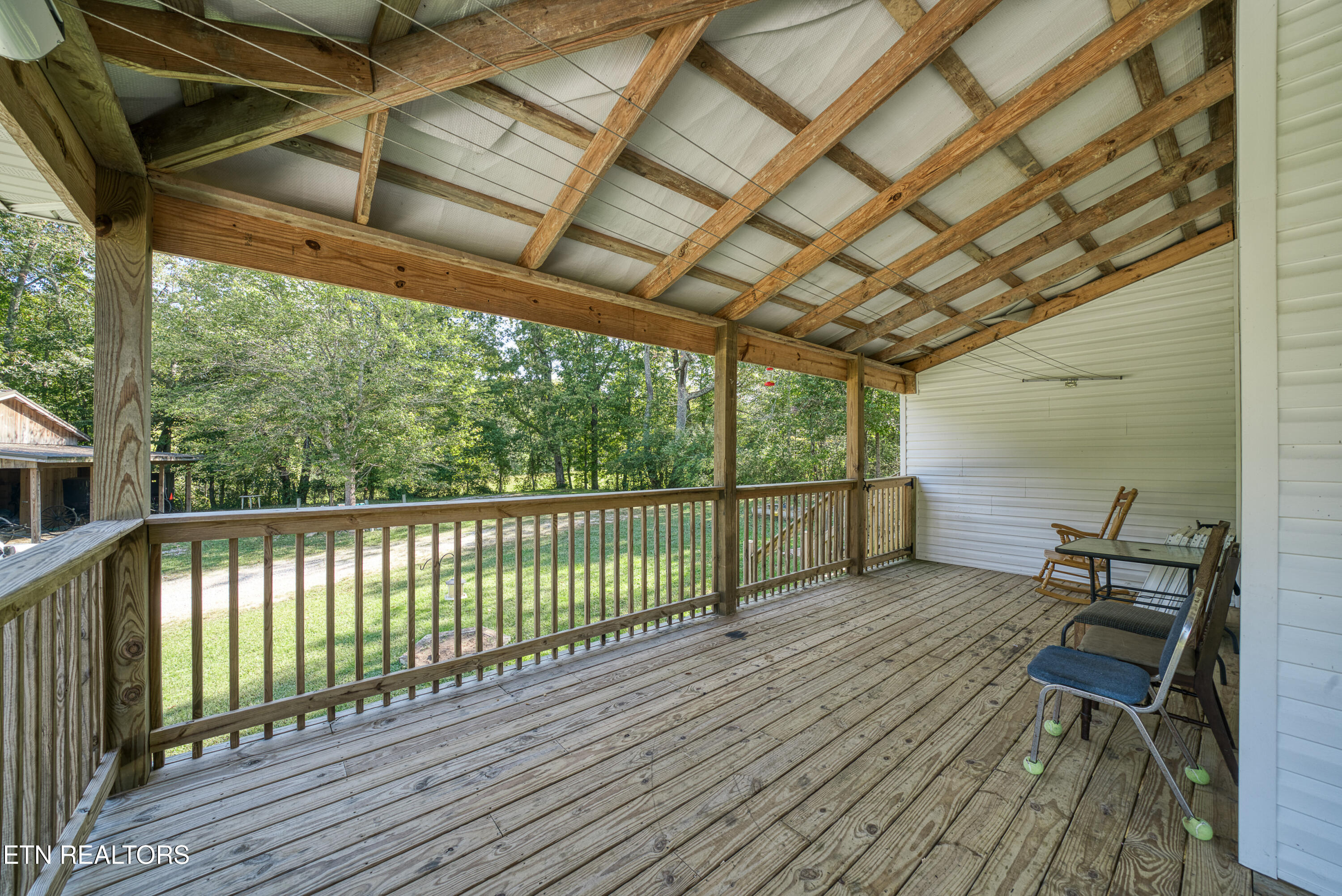 107 Cherry Street Deer Lodge TN 37726