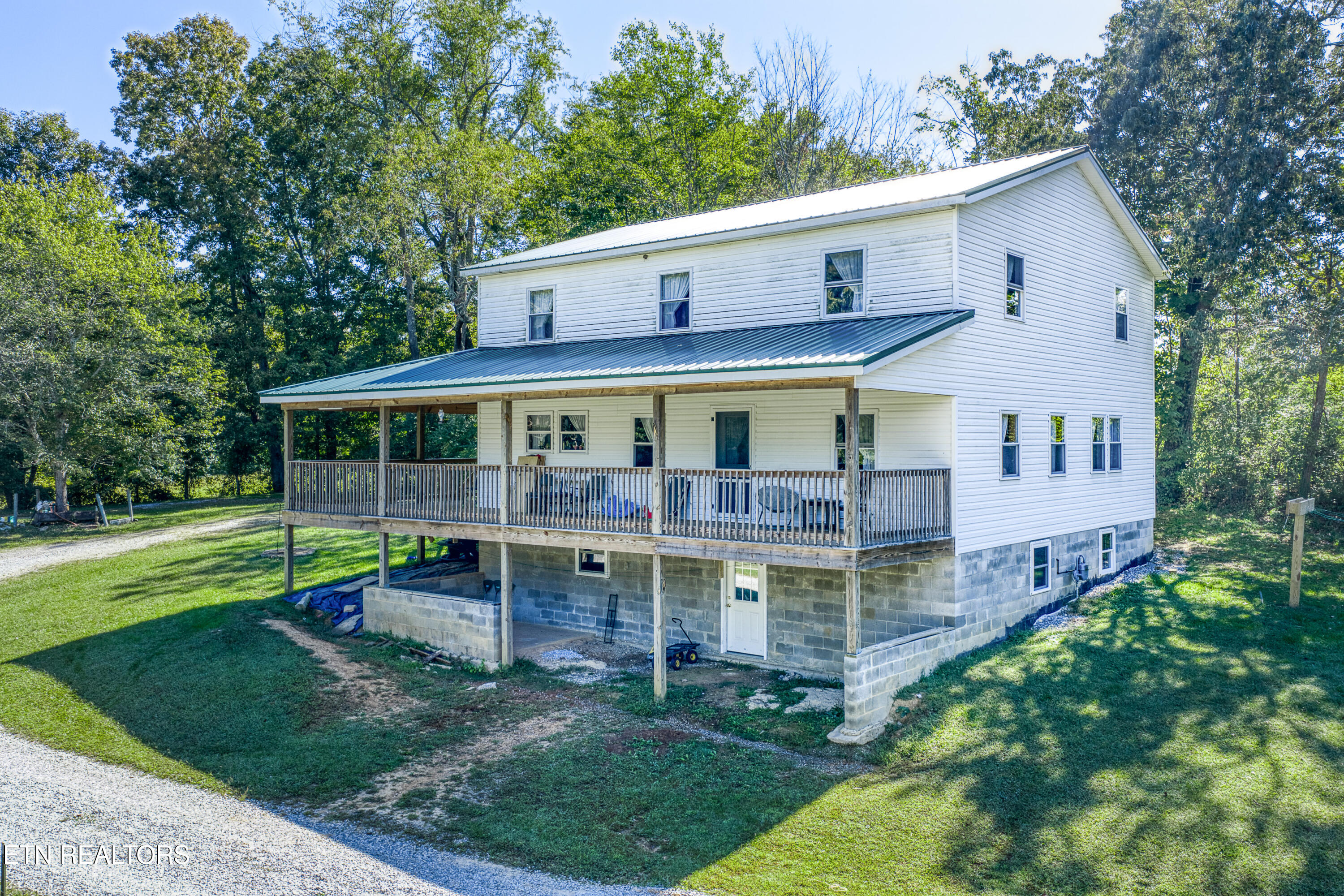 107 Cherry Street Deer Lodge TN 37726