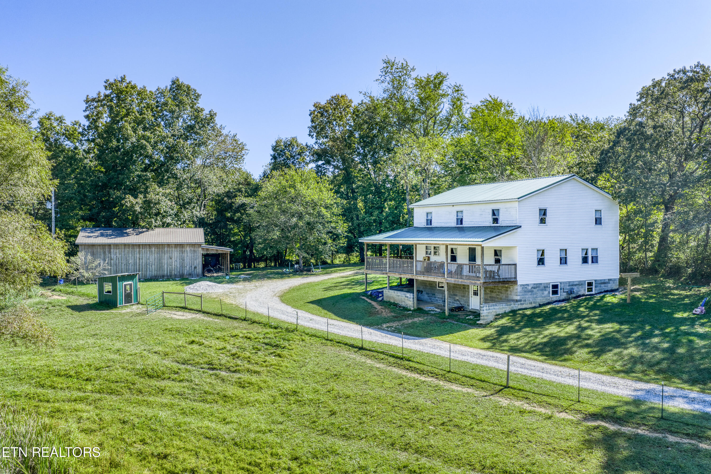 107 Cherry Street Deer Lodge TN 37726