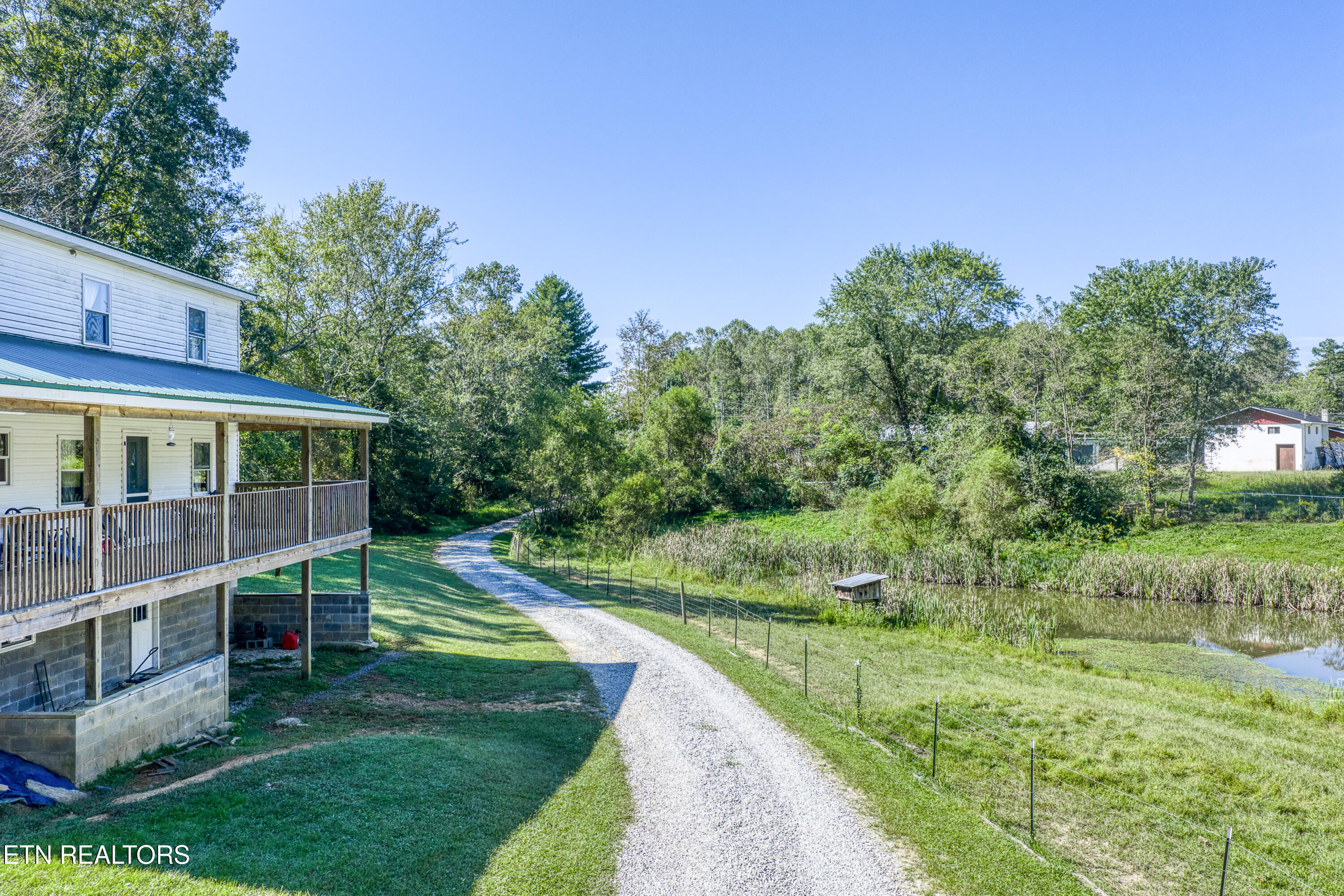 107 Cherry Street Deer Lodge TN 37726