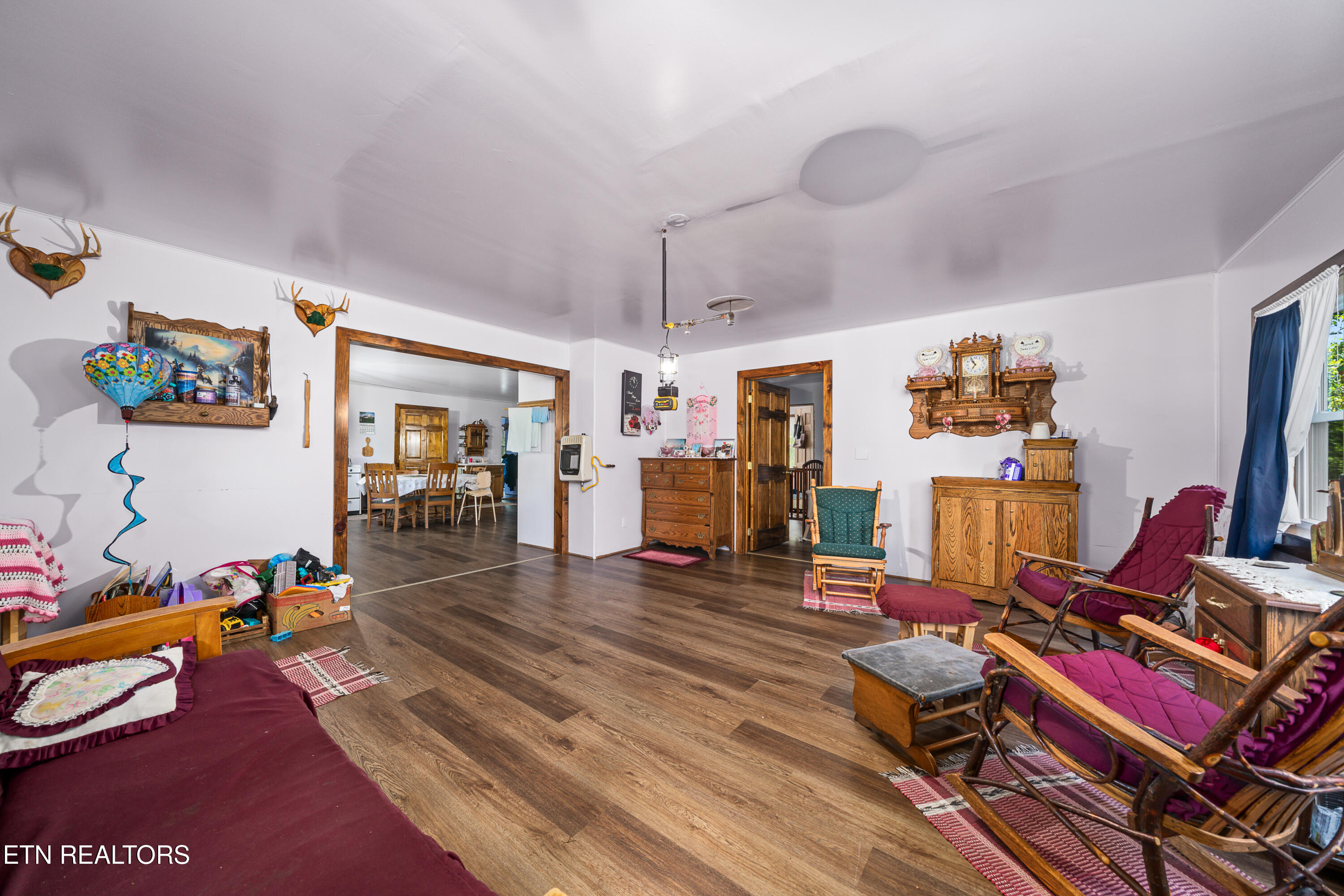 107 Cherry Street Deer Lodge TN 37726