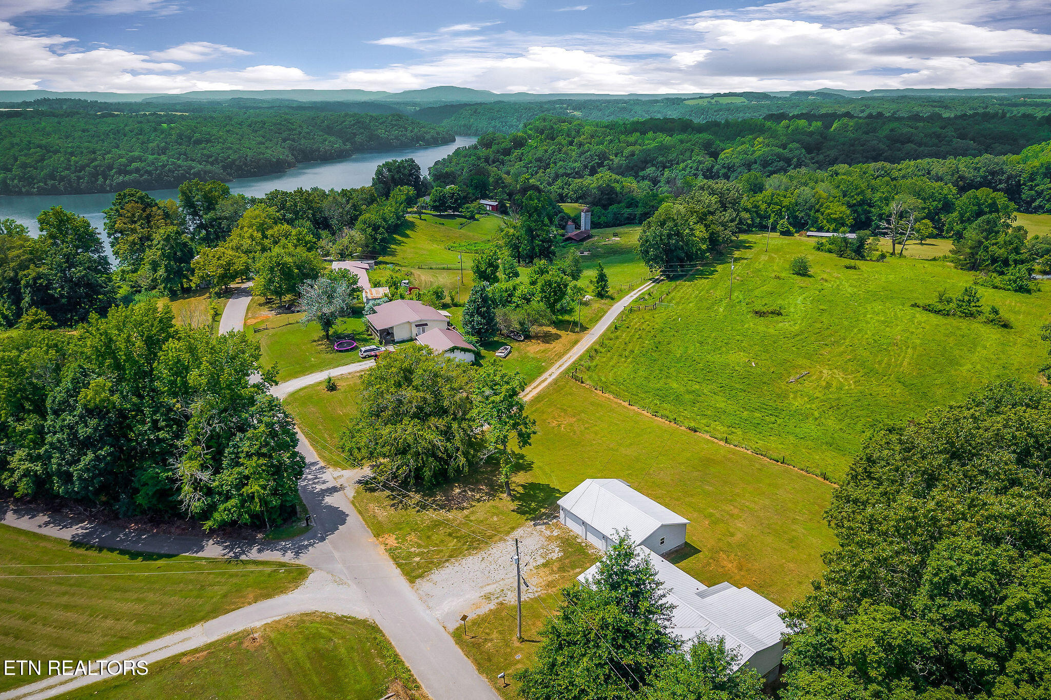 572 Lakeside Road Byrdstown TN 38549