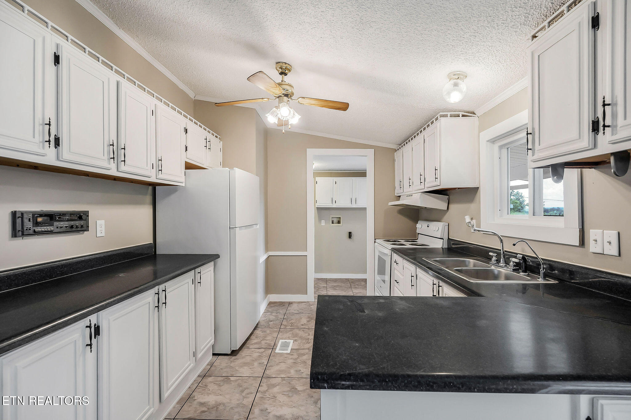 572 Lakeside Road Byrdstown TN 38549