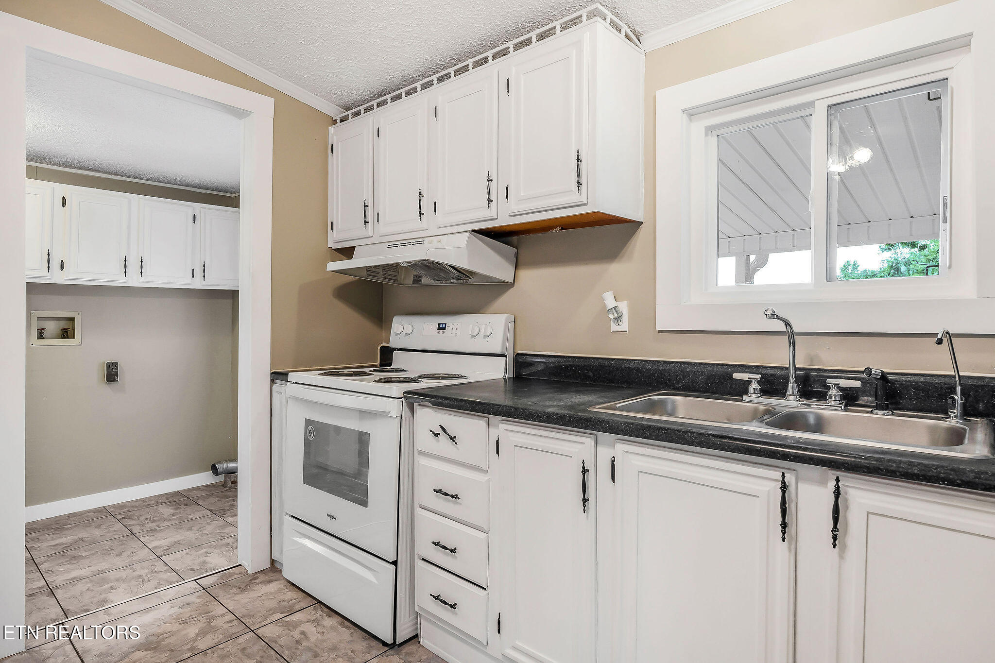 572 Lakeside Road Byrdstown TN 38549