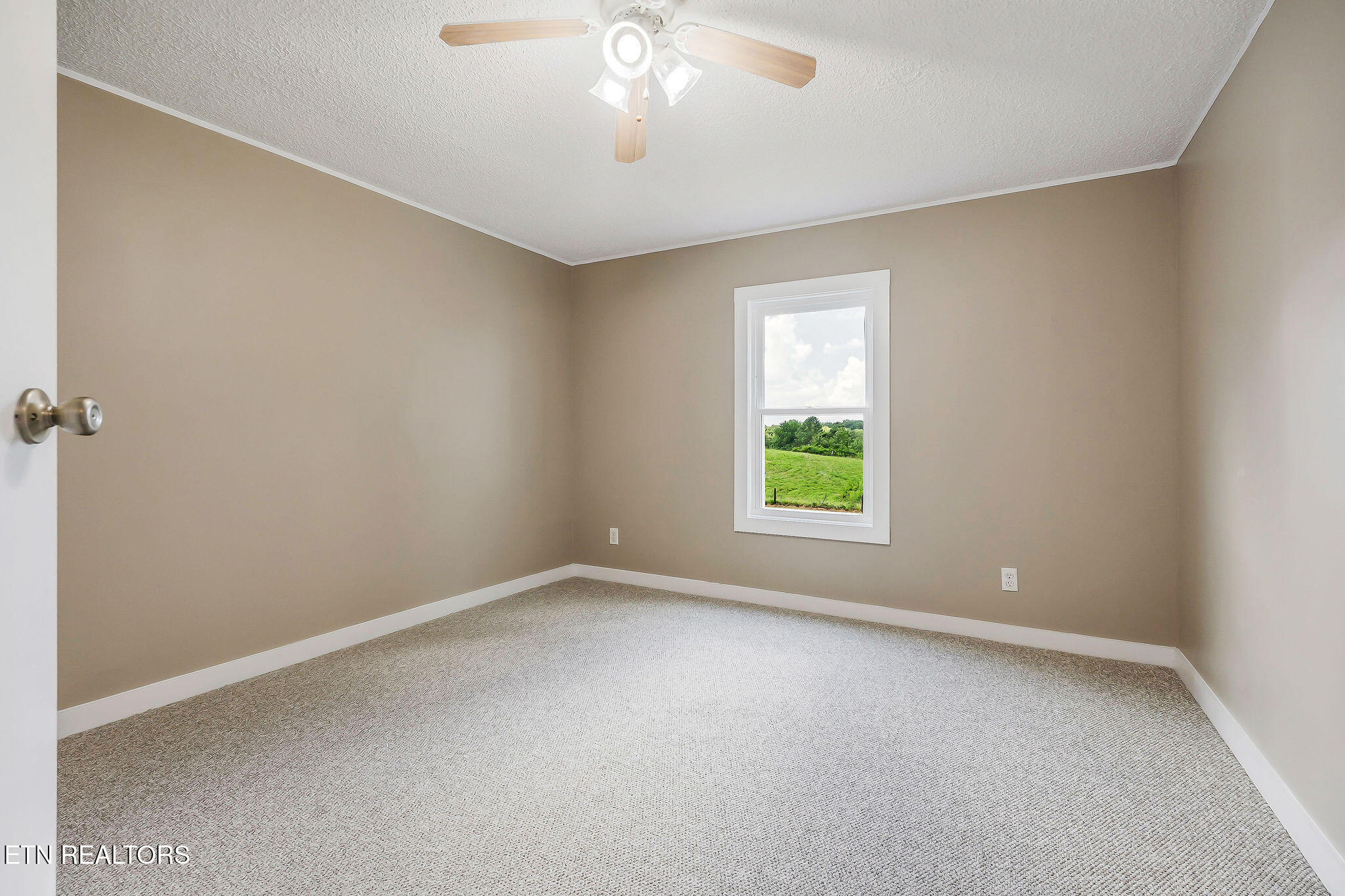572 Lakeside Road Byrdstown TN 38549
