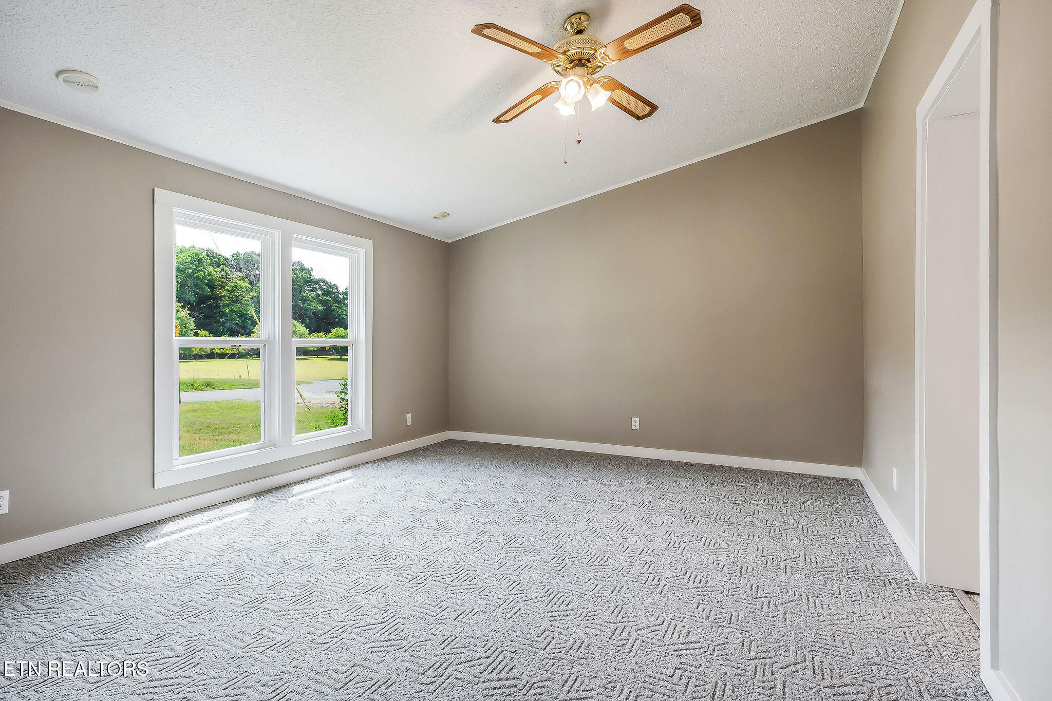 572 Lakeside Road Byrdstown TN 38549