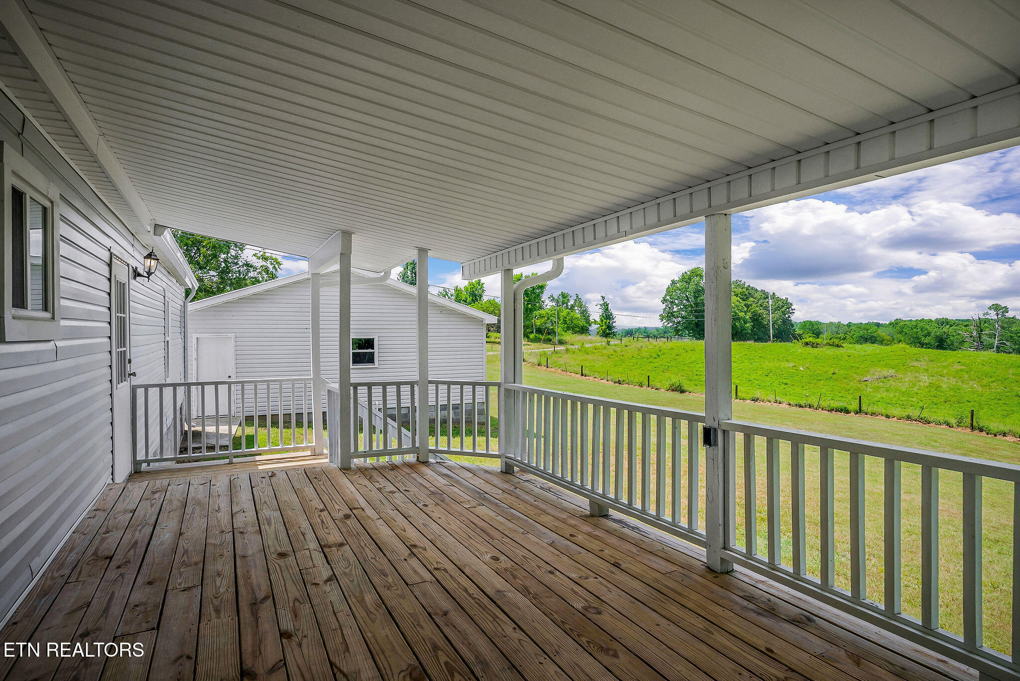 572 Lakeside Road Byrdstown TN 38549