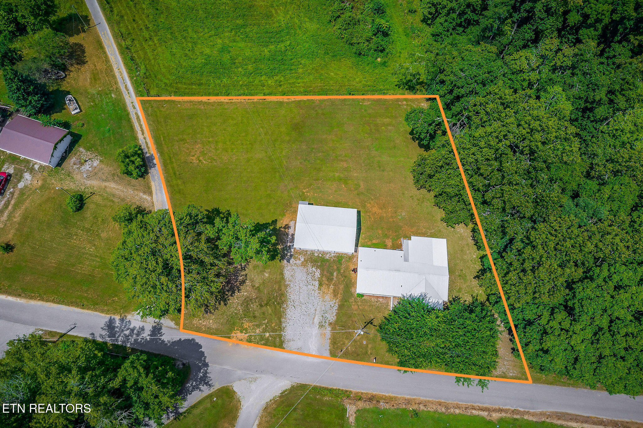 572 Lakeside Road Byrdstown TN 38549