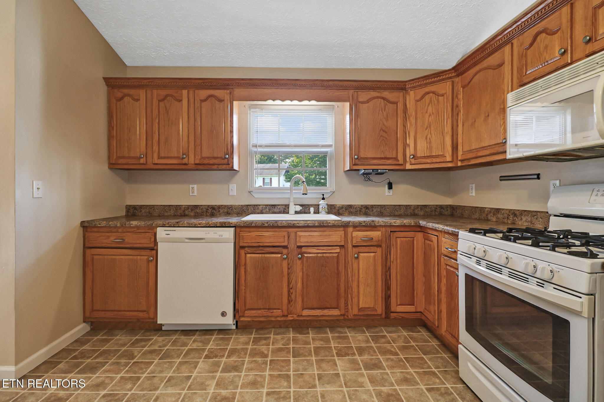661 Grace Hill Drive Crossville TN 38571