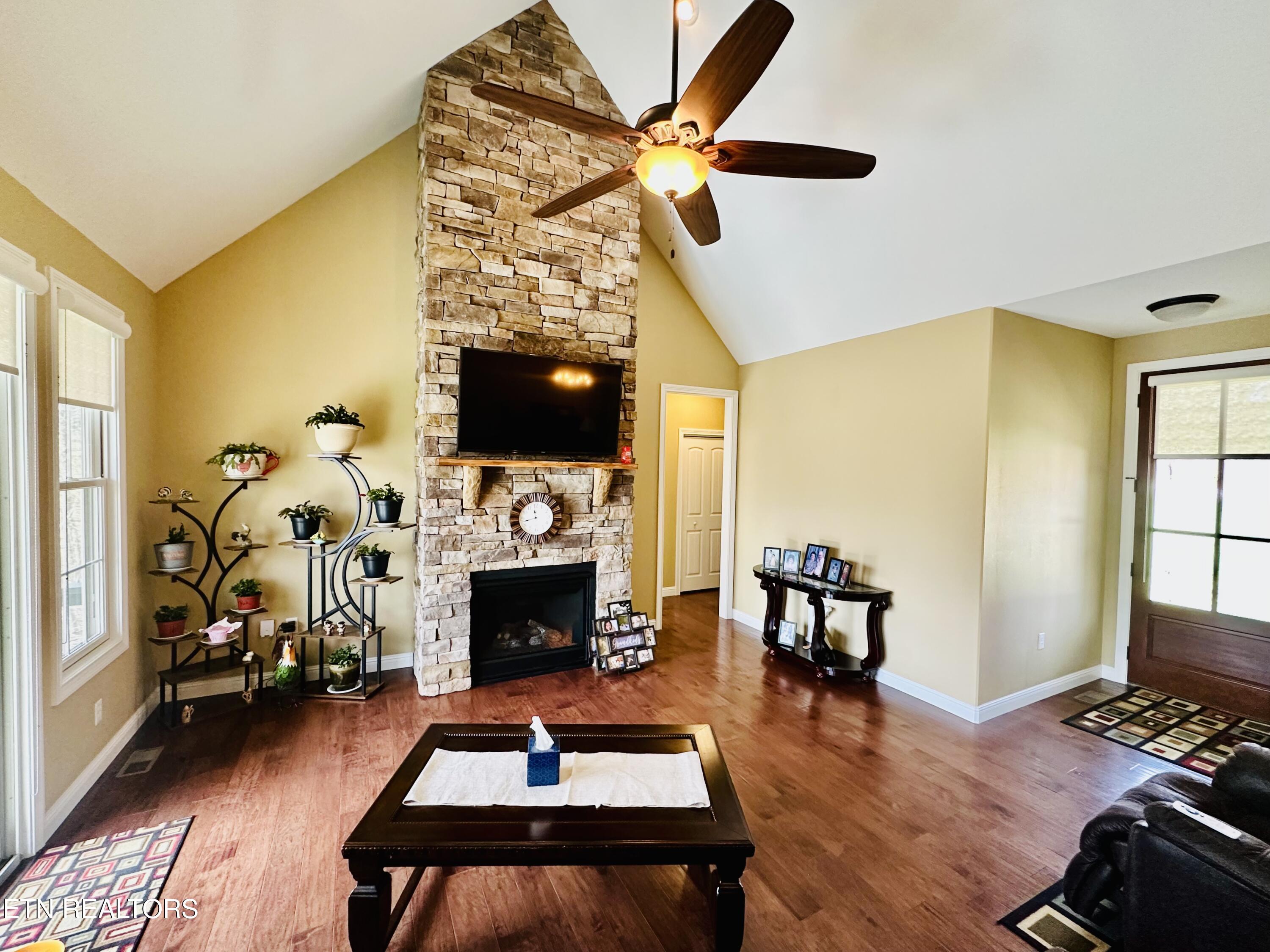 80 Upper Eagles Nest Road Crab Orchard TN 37723