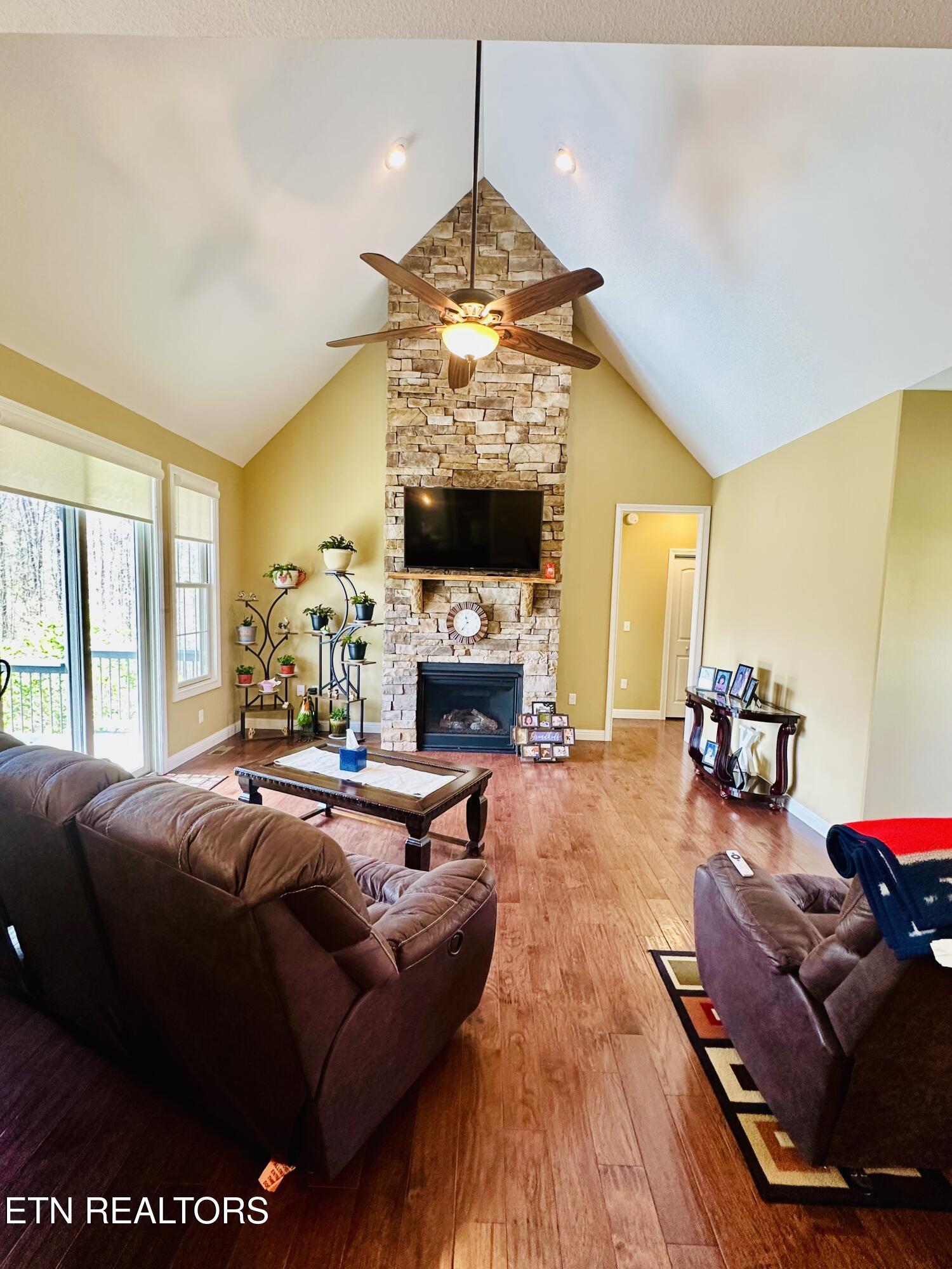 80 Upper Eagles Nest Road Crab Orchard TN 37723