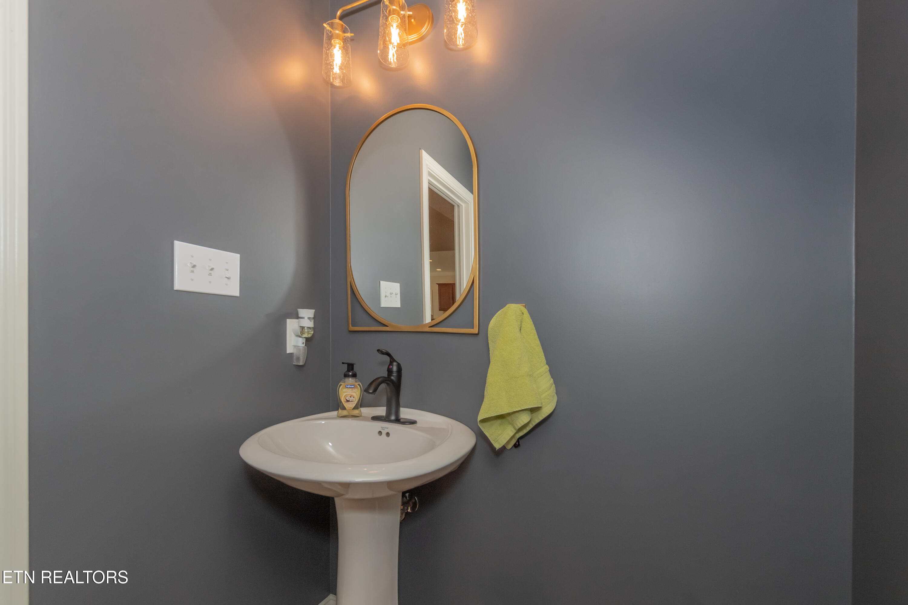 5731 Enchanted Lane Knoxville TN 37918