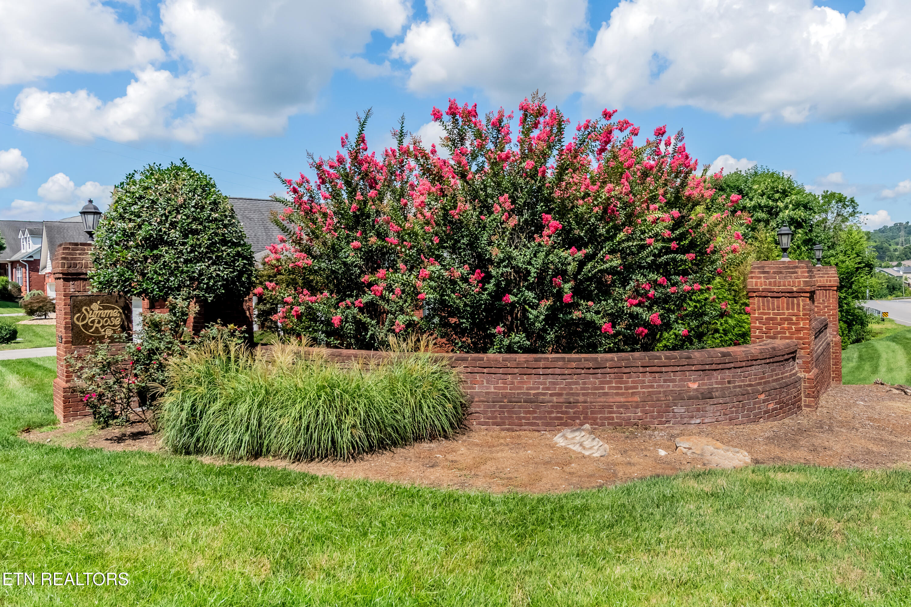 5731 Enchanted Lane Knoxville TN 37918