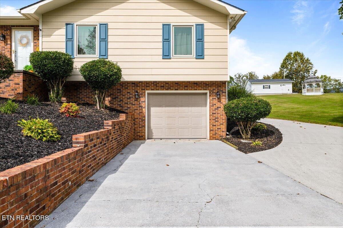345 Mckinney Road Lafollette TN 37766