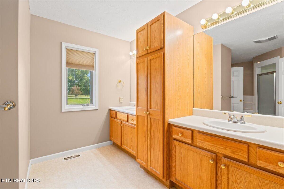 345 Mckinney Road Lafollette TN 37766