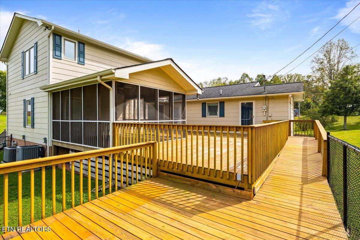 345 Mckinney Road Lafollette TN 37766