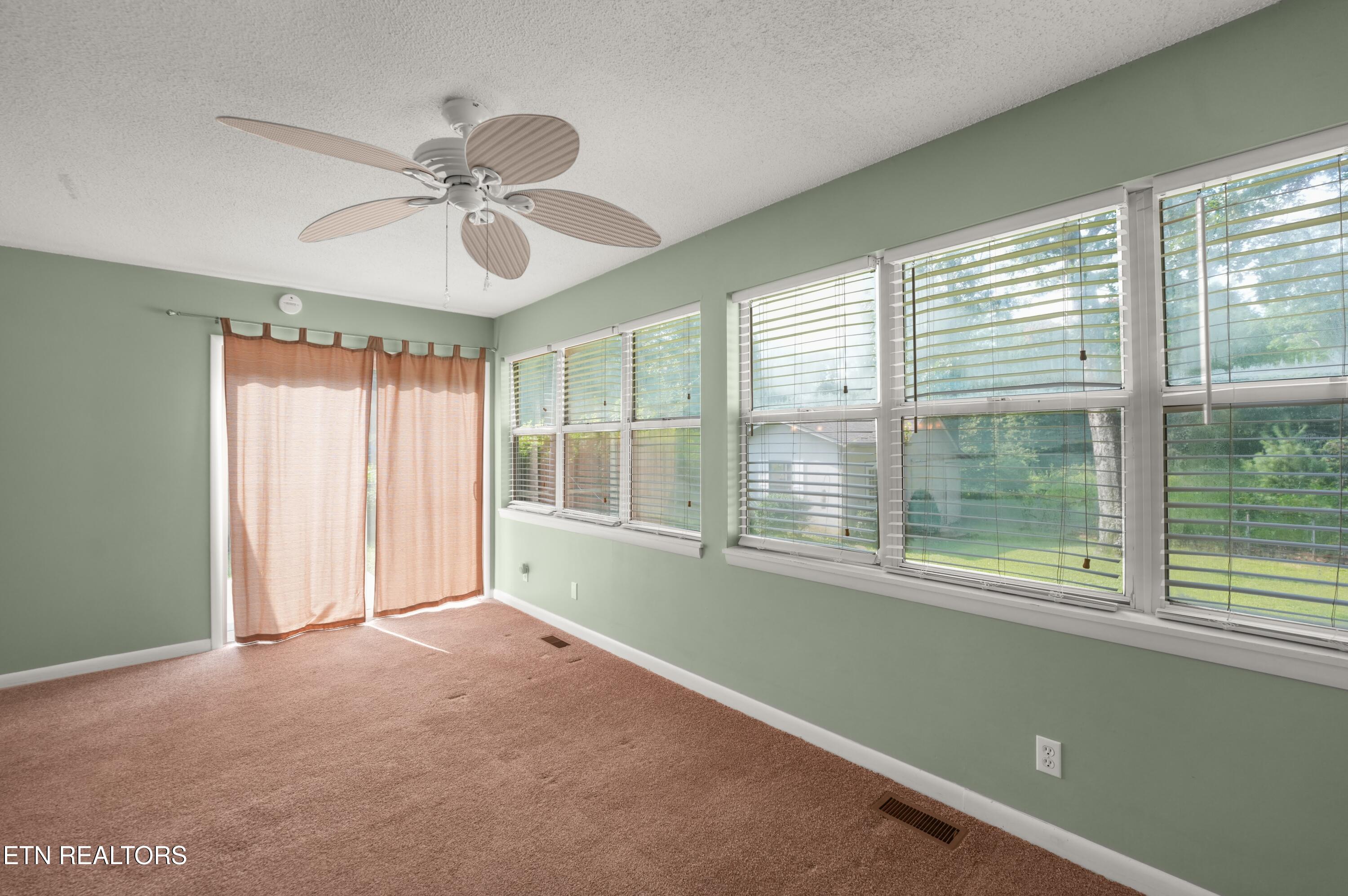 9136 Hondo Drive Crossville TN 38572