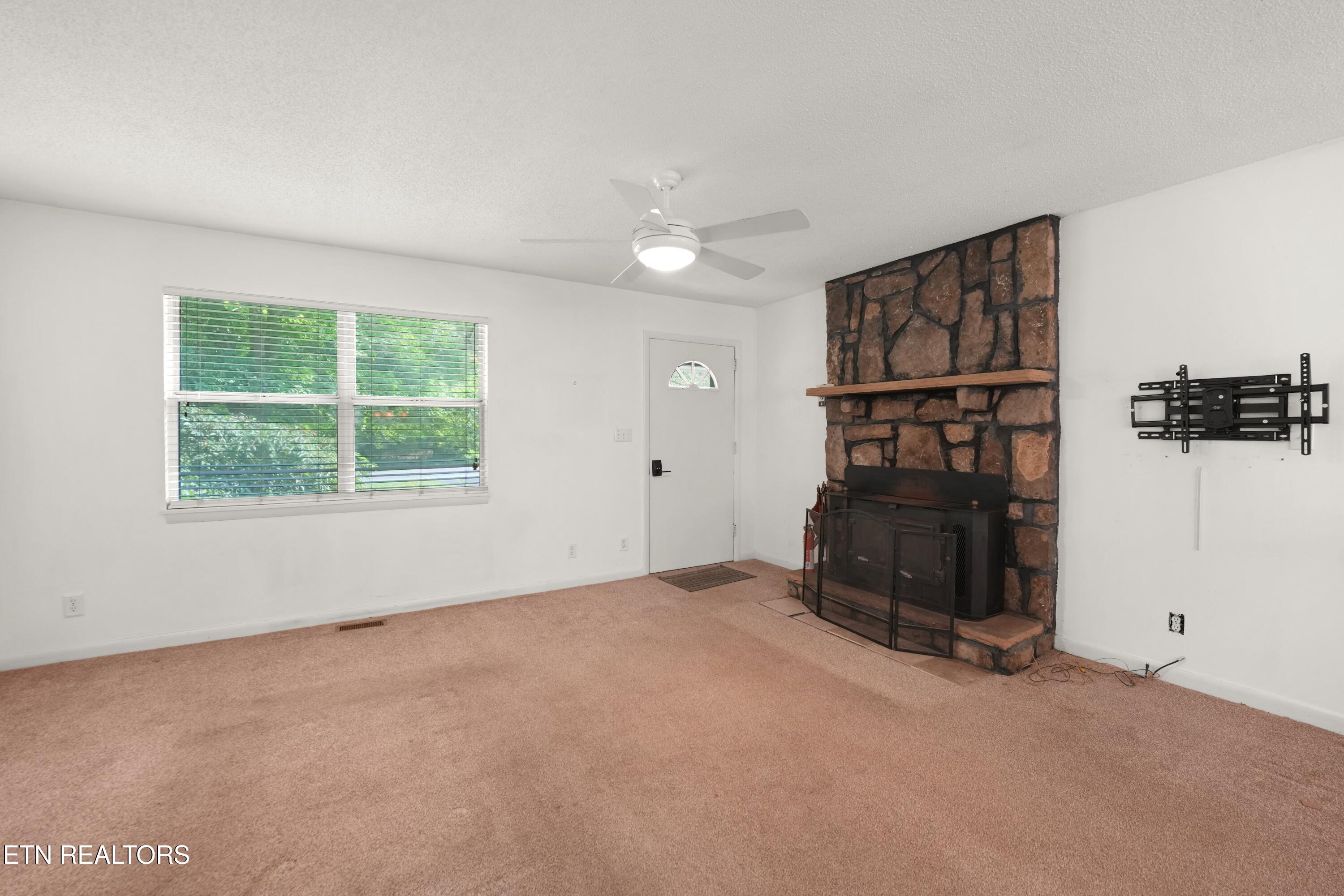 9136 Hondo Drive Crossville TN 38572