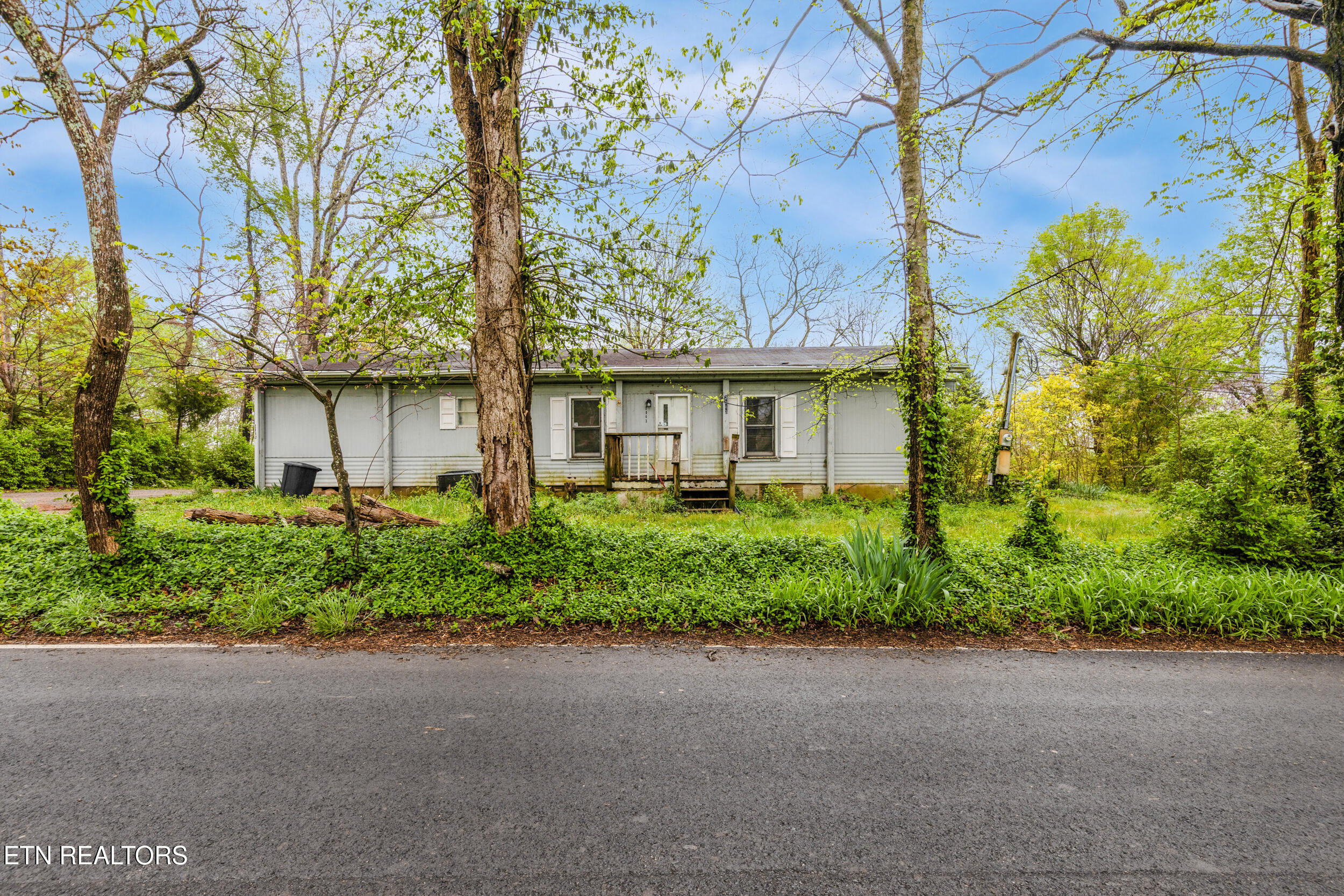 2843/2845 New Blockhouse Road Maryville TN 37803