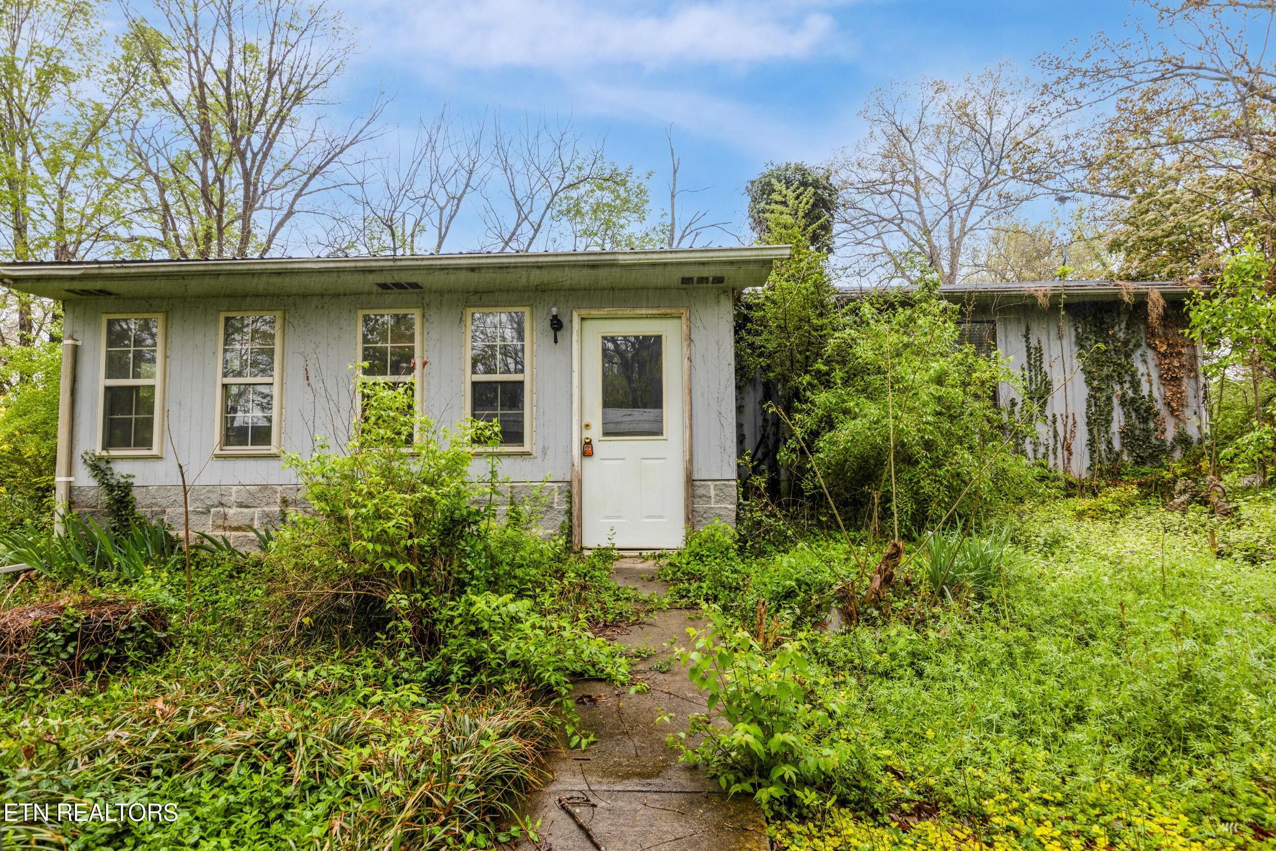 2843/2845 New Blockhouse Road Maryville TN 37803