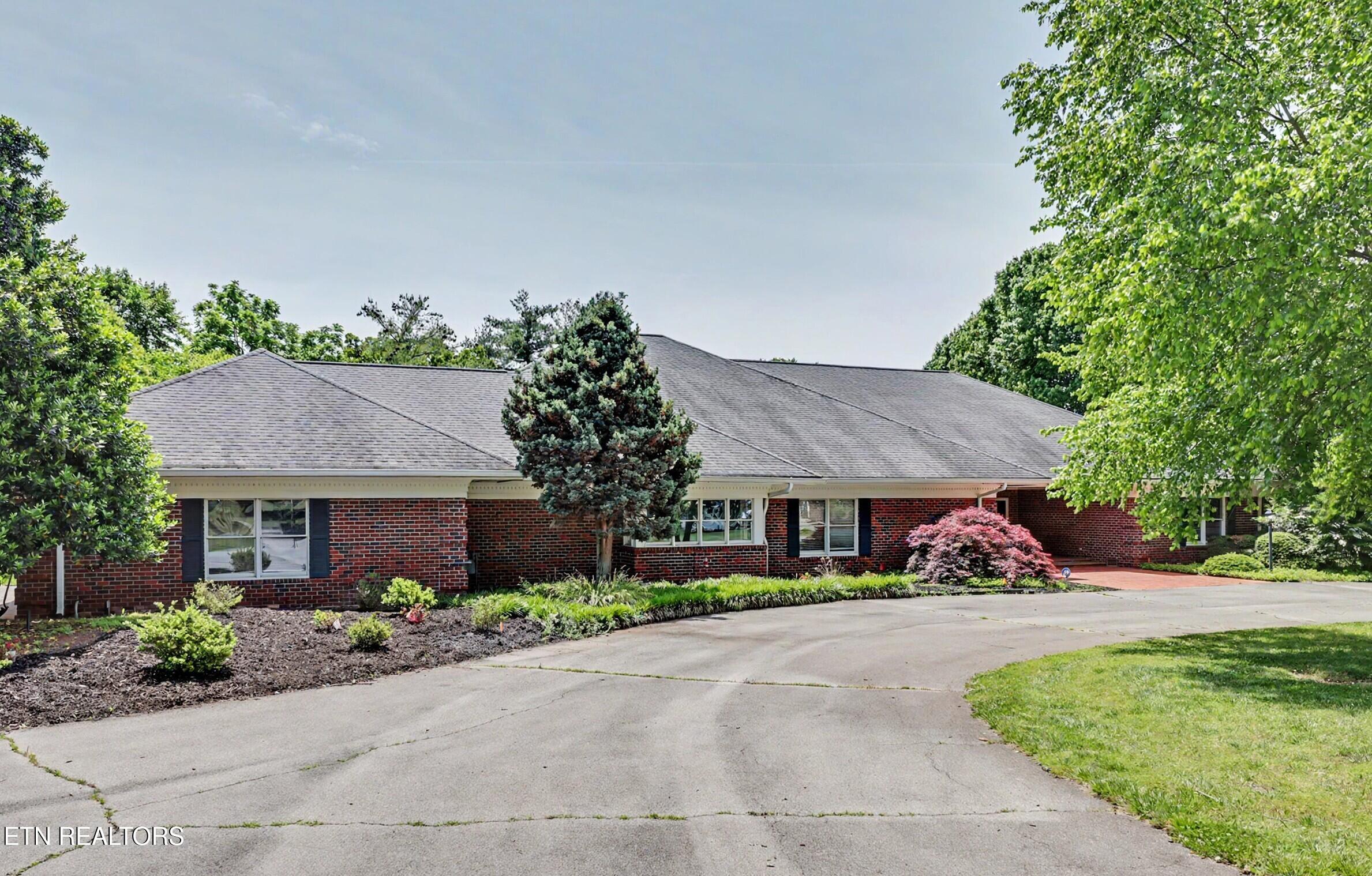1320 Dunbarton Drive Maryville TN 37803