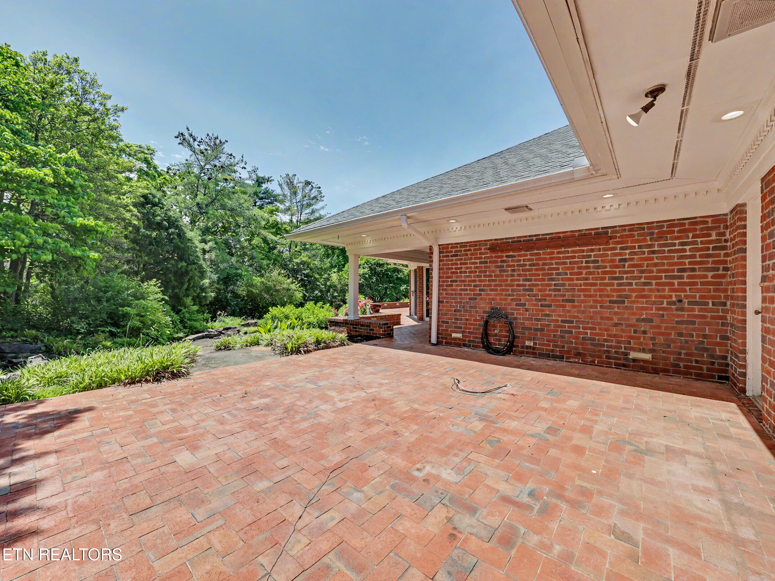 1320 Dunbarton Drive Maryville TN 37803