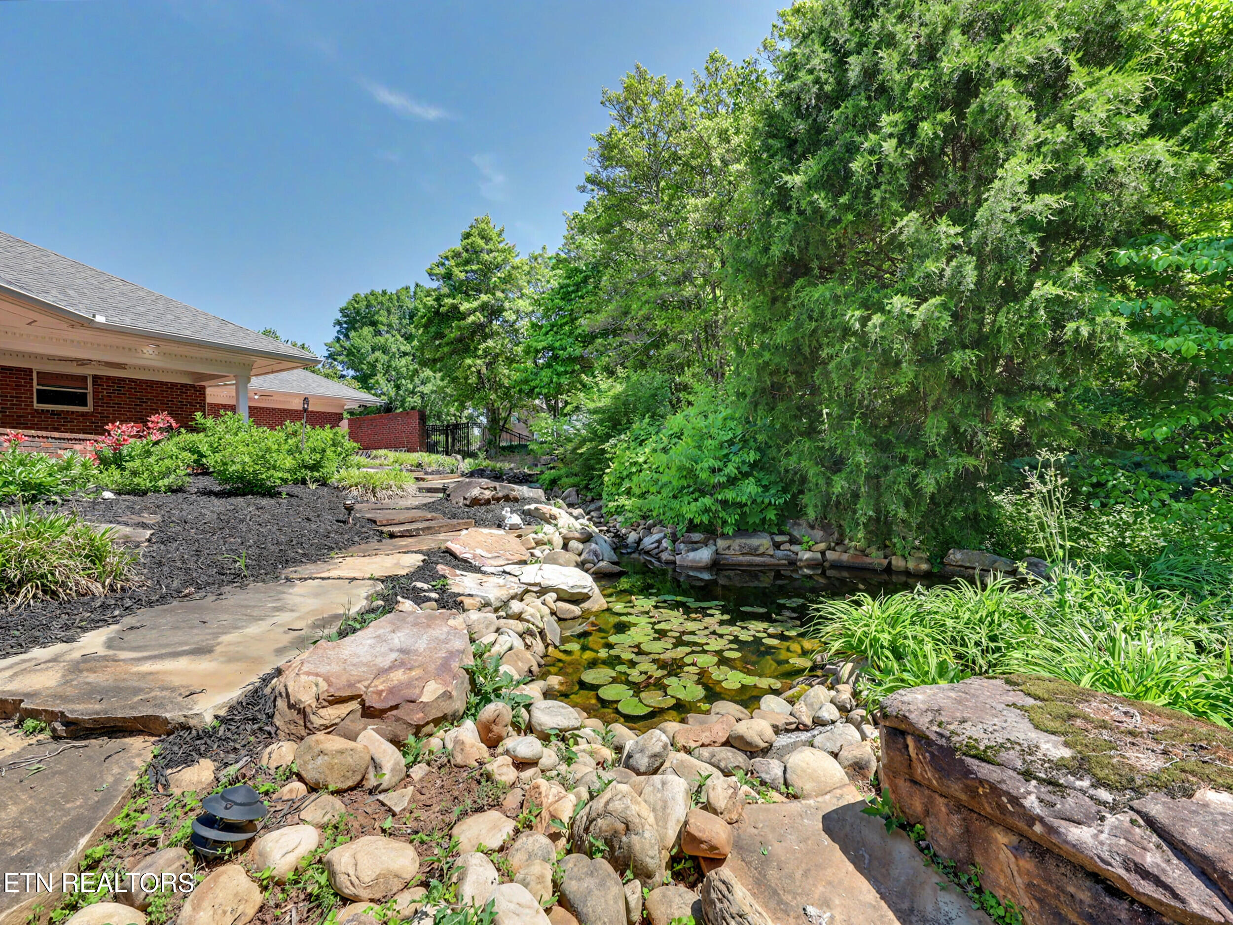 1320 Dunbarton Drive Maryville TN 37803