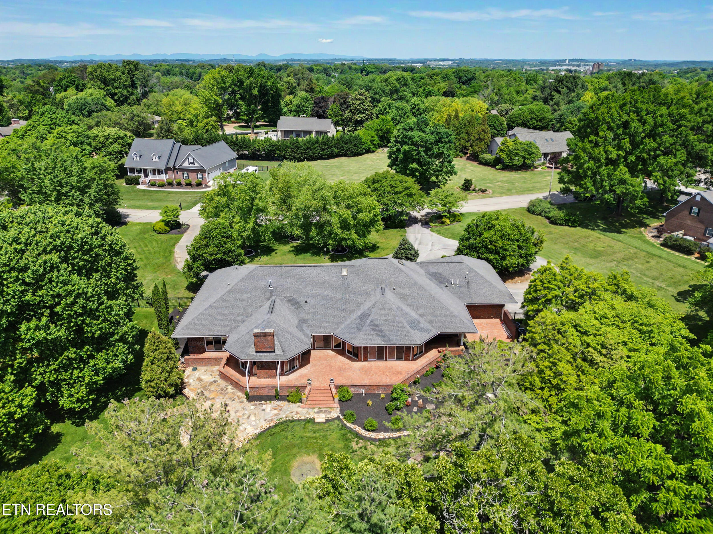 1320 Dunbarton Drive Maryville TN 37803