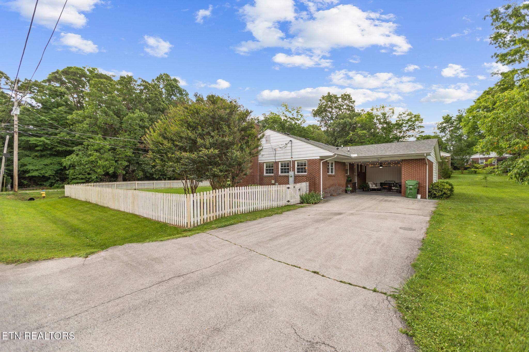 1305 S Court Street Maryville TN 37803