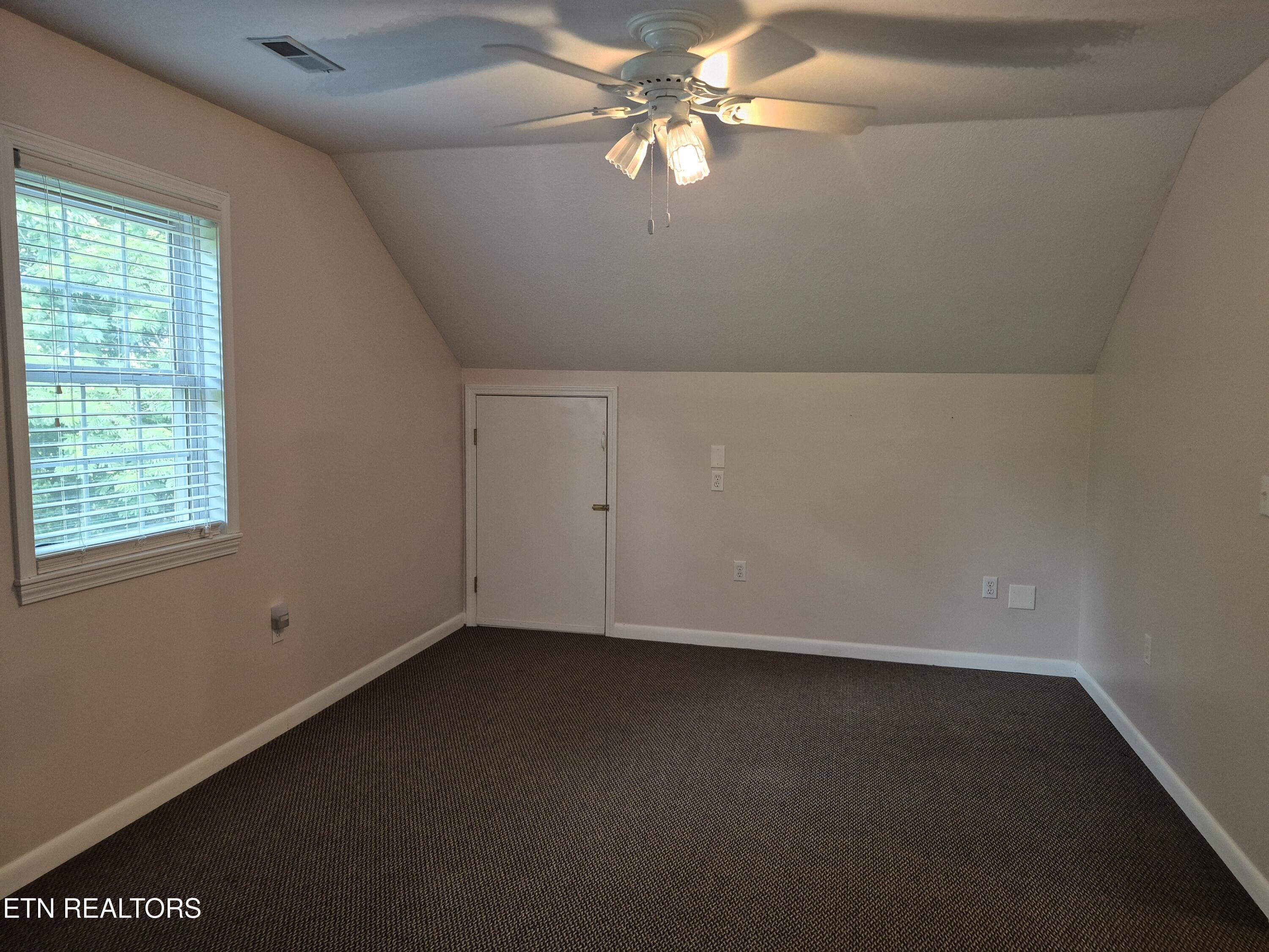 570 Oakwood Estates Drive Lenoir City TN 37772