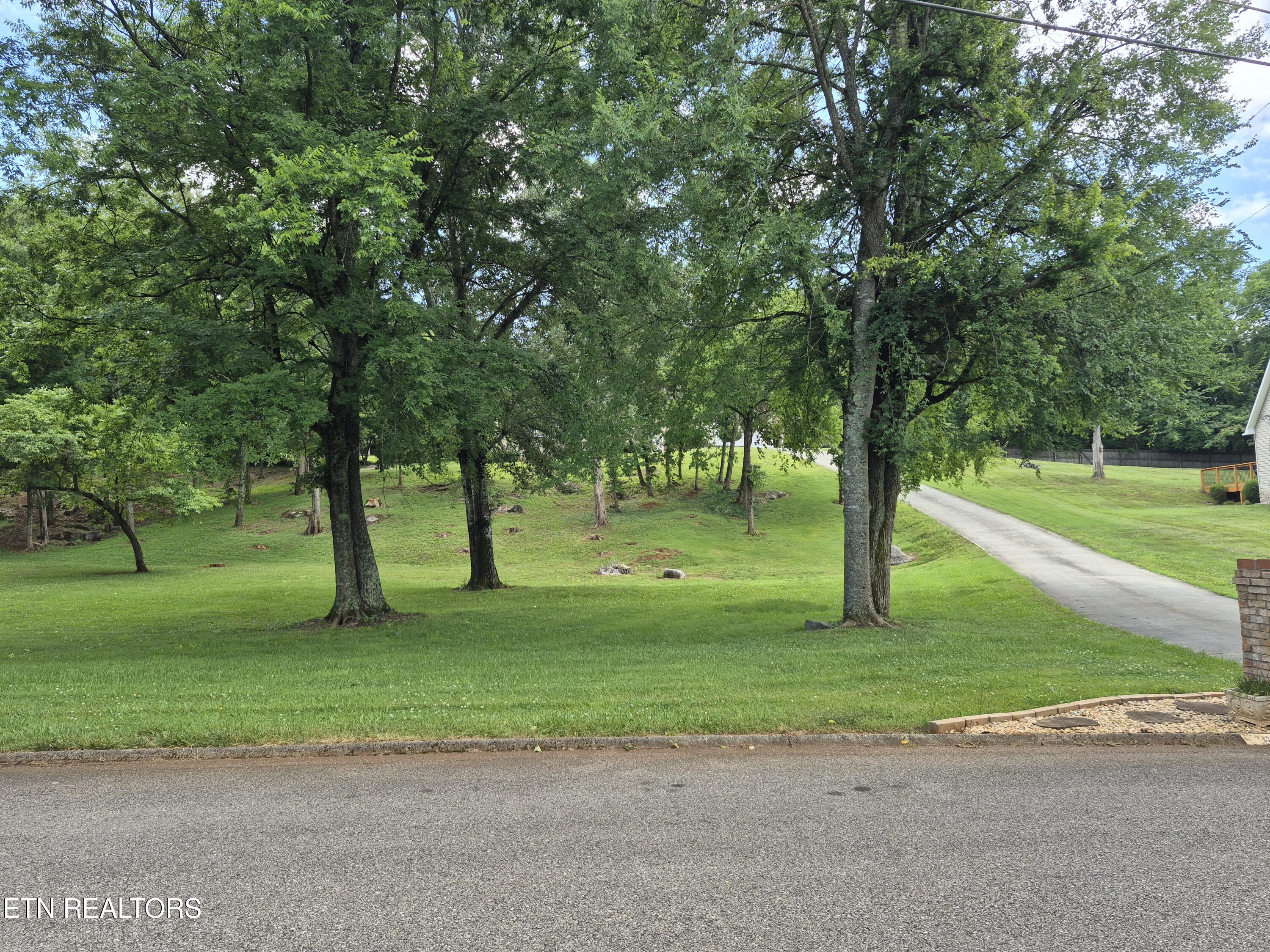 570 Oakwood Estates Drive Lenoir City TN 37772