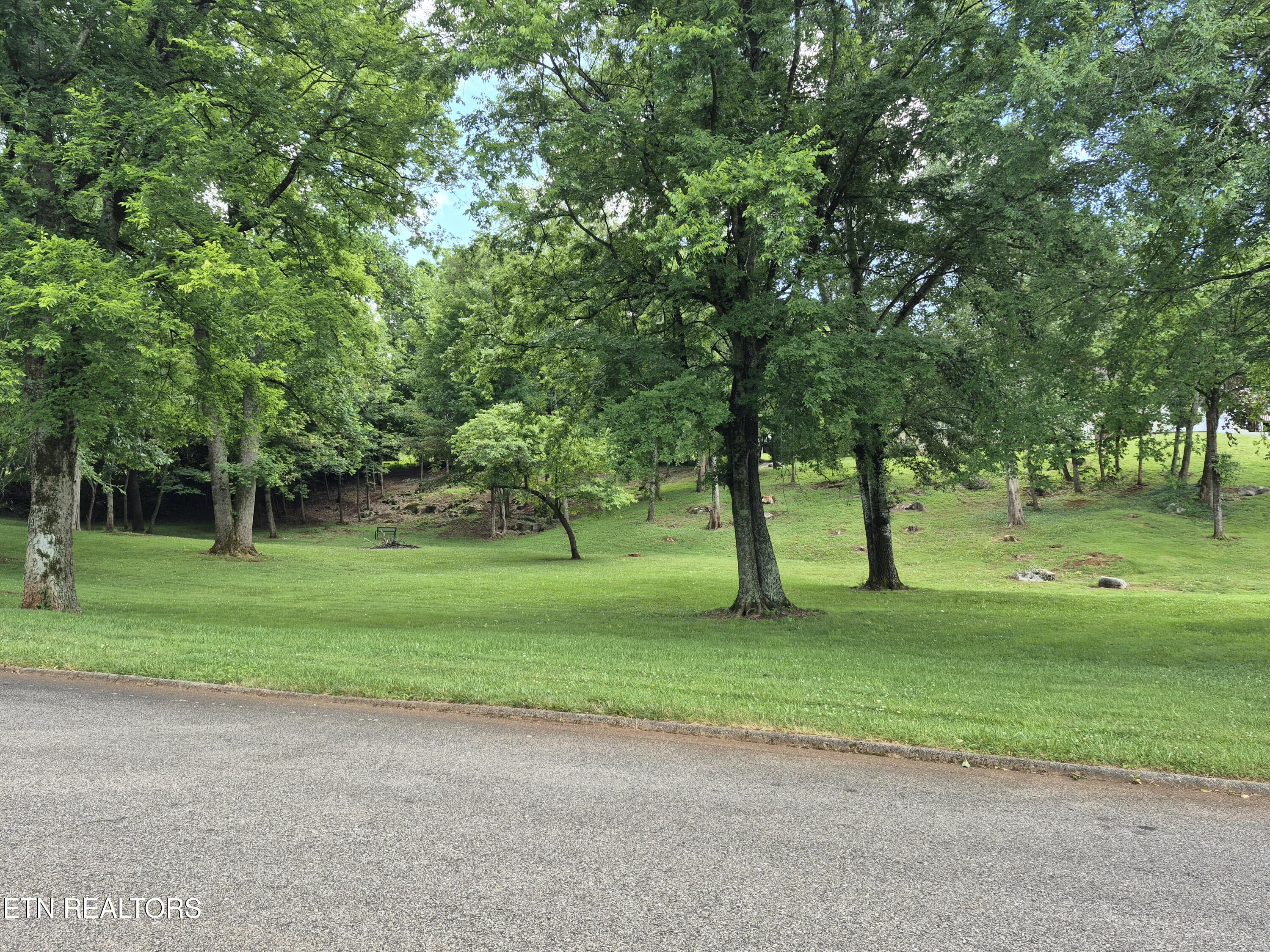 570 Oakwood Estates Drive Lenoir City TN 37772