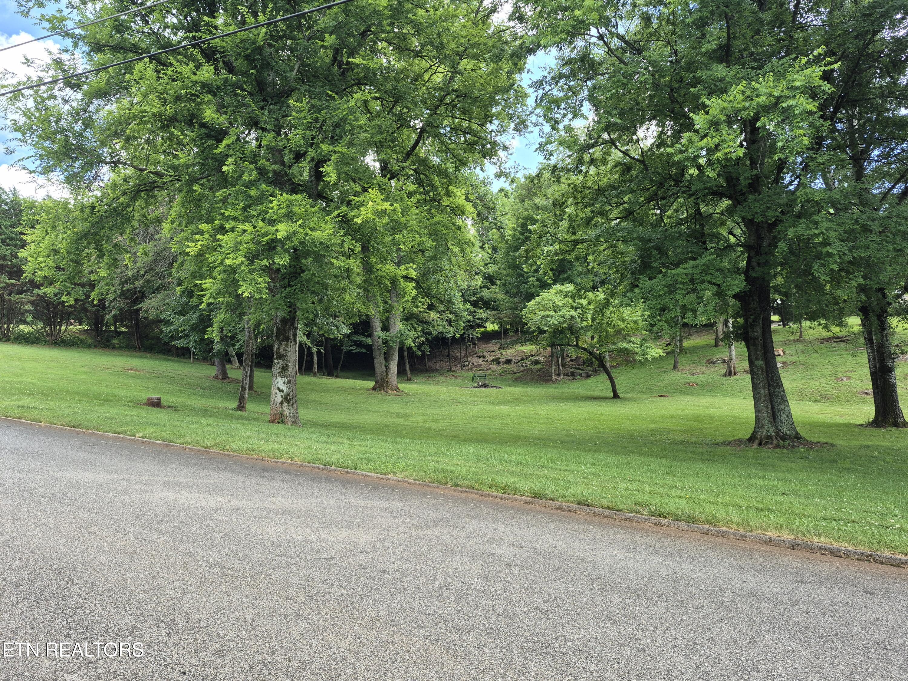 570 Oakwood Estates Drive Lenoir City TN 37772